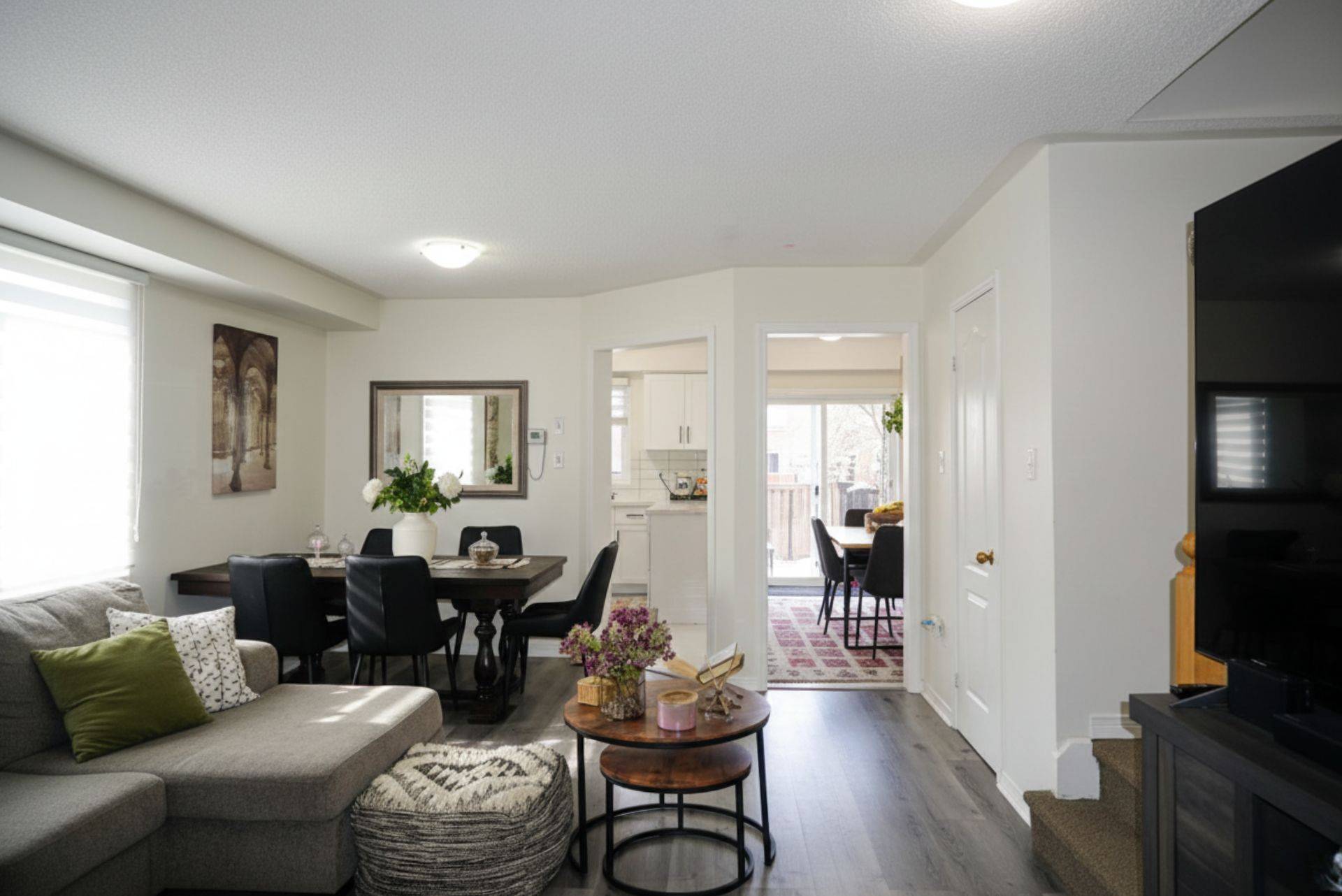 Mississauga, ON L5V 2V7,952 Marygrace CT