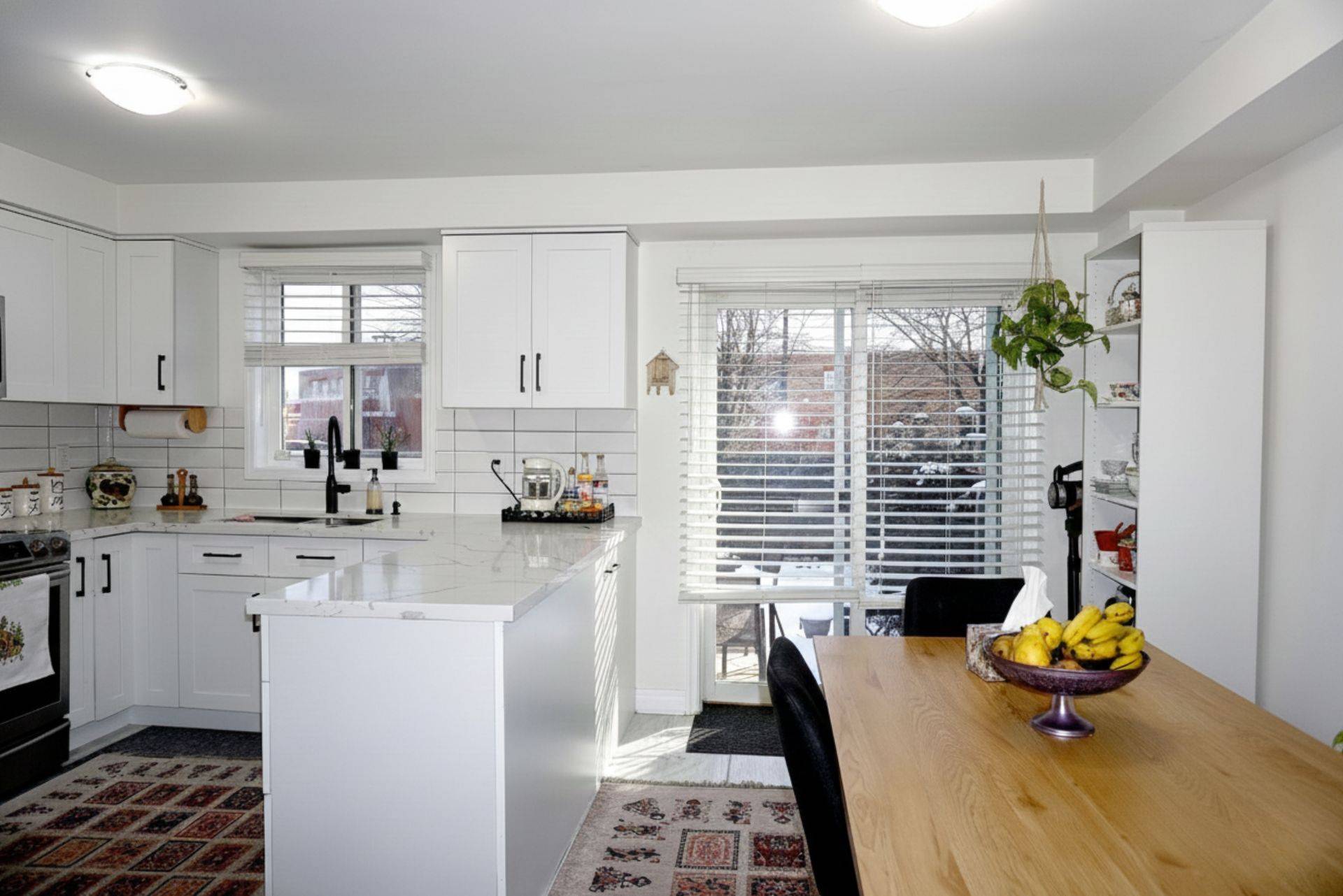 Mississauga, ON L5V 2V7,952 Marygrace CT