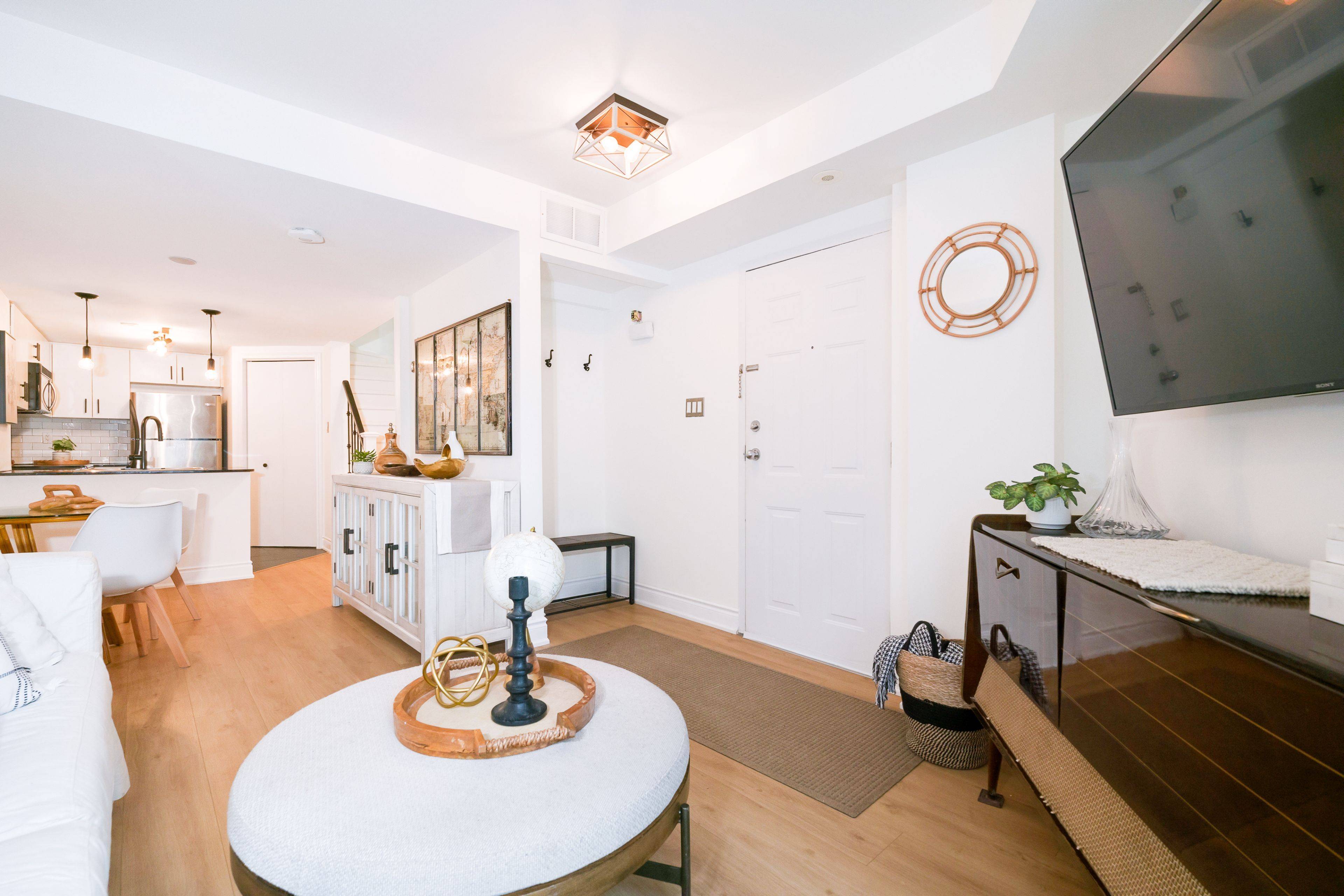 Toronto W01, ON M6K 1X2,28 Laidlaw ST #1602