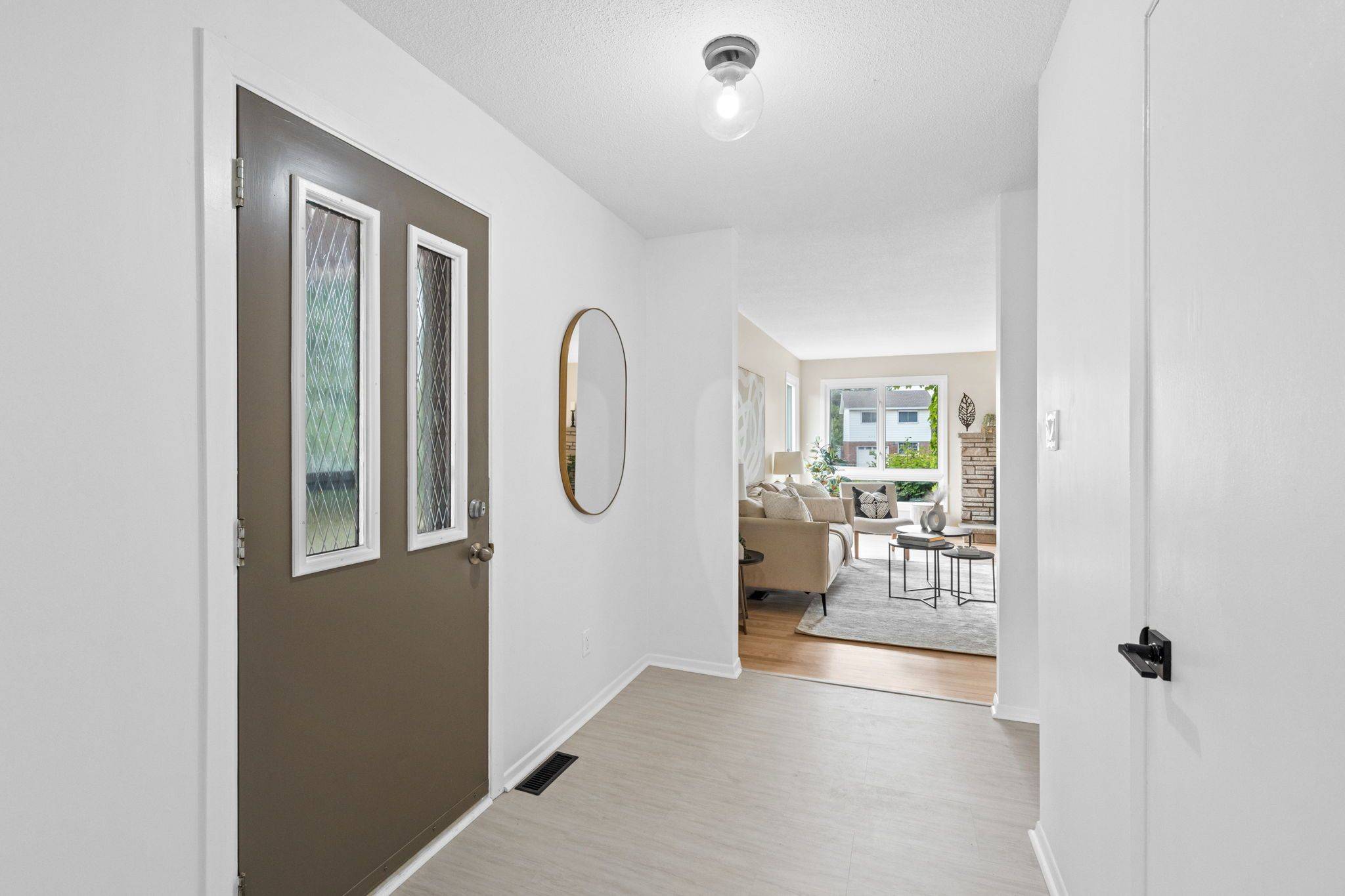 Billings Bridge - Riverside Park And Area, ON K1V 6R3,968 Walkley RD