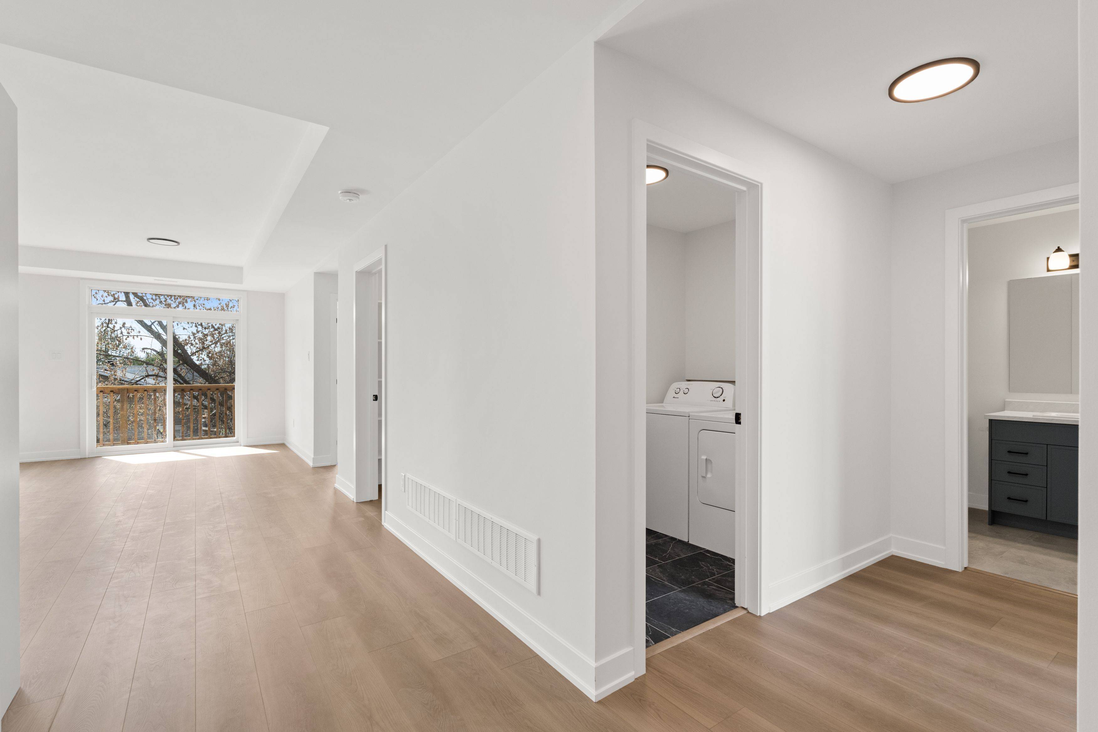 Brockville, ON K6V 0H2,1104 A Moore ST #2