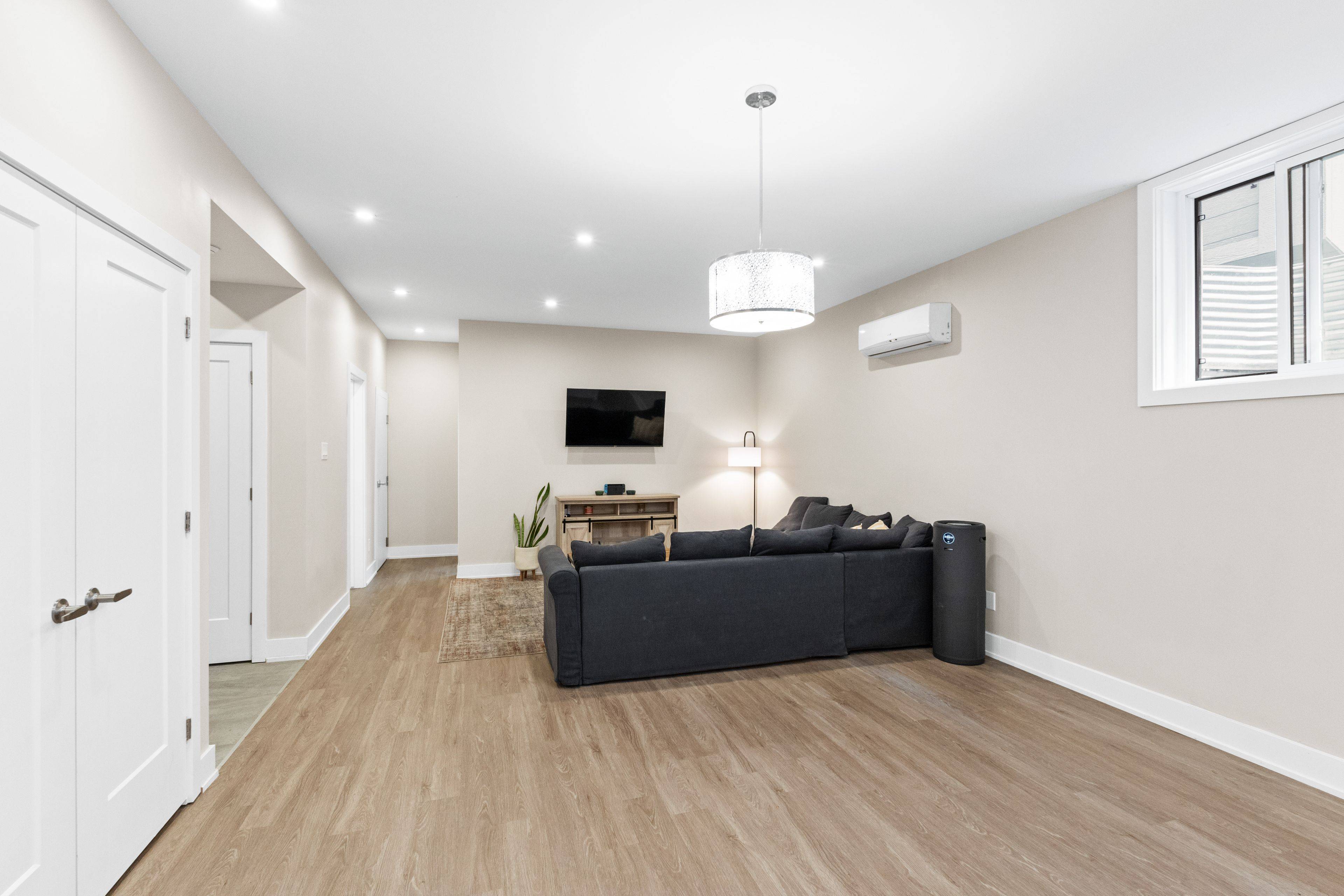 Carlingwood - Westboro And Area, ON K2A 0J7,423 Ravenhill AVE #D