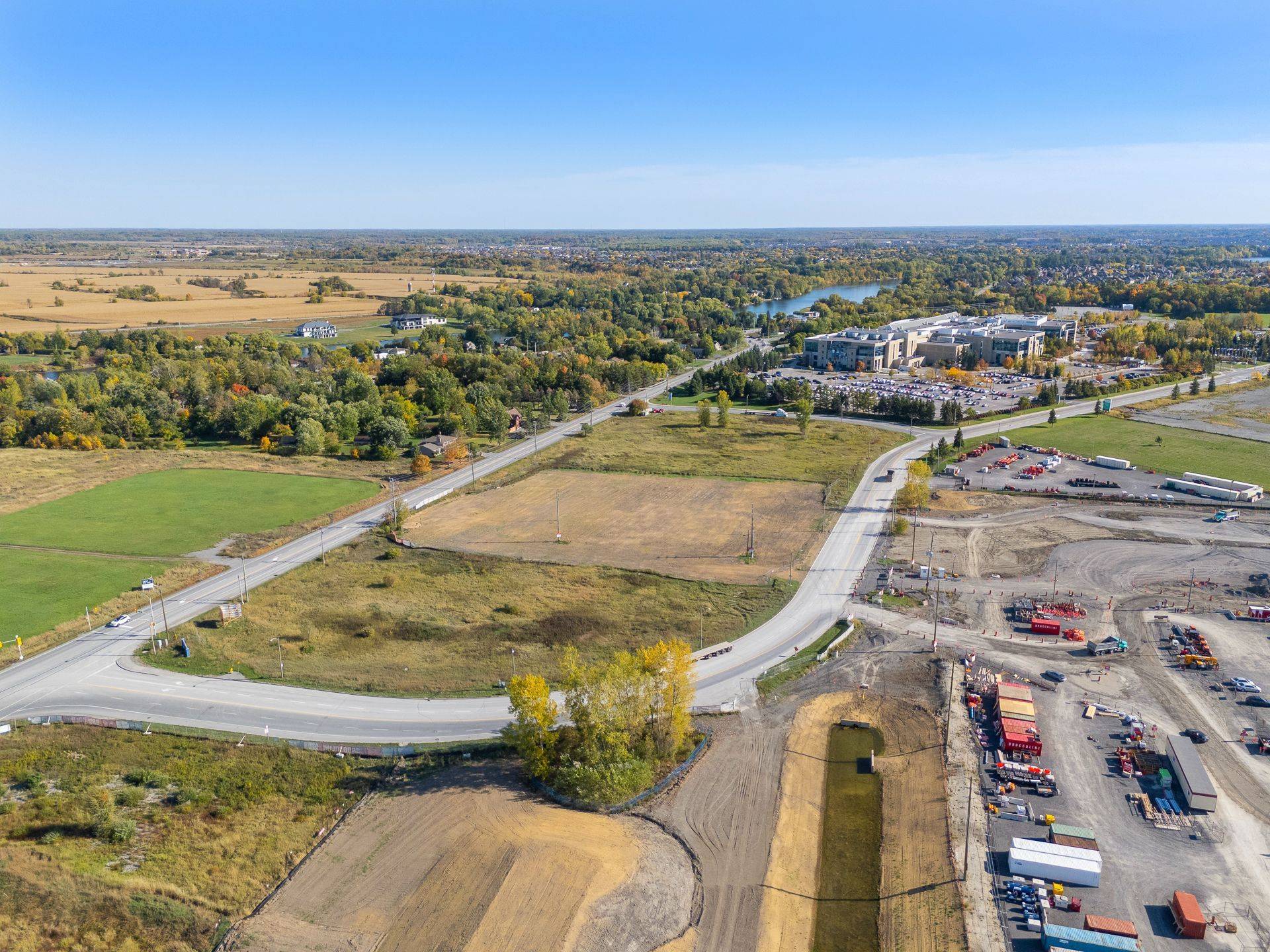 11 Beckstead RD, Barrhaven, ON K2C 3H1