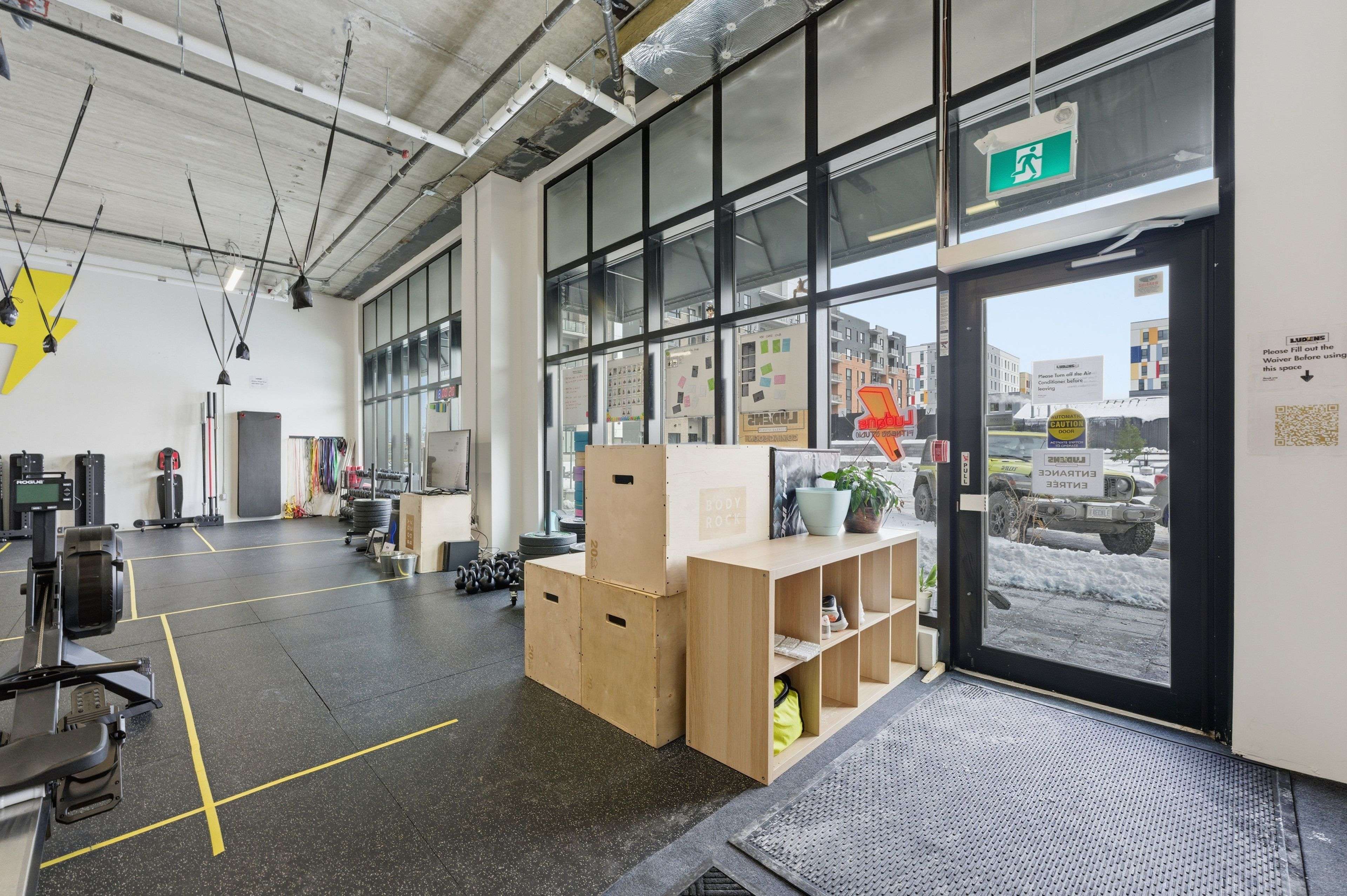 Manor Park - Cardinal Glen And Area, ON K1K 2G8,393 Codd's RD #106