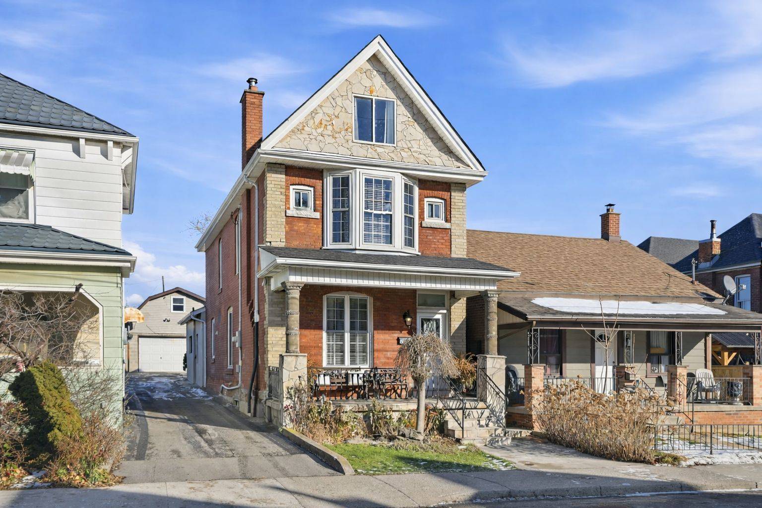 Hamilton, ON L8L 3N3,81 Simcoe ST E