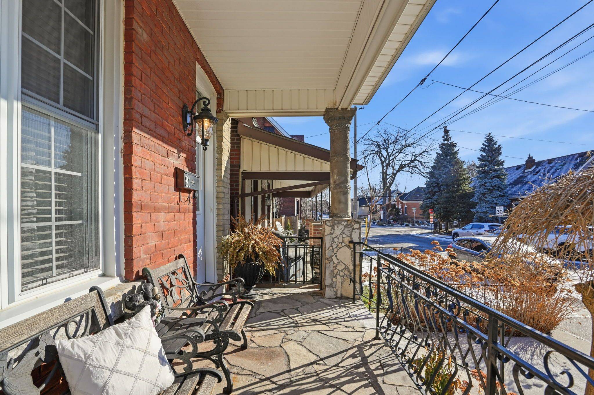 Hamilton, ON L8L 3N3,81 Simcoe ST E