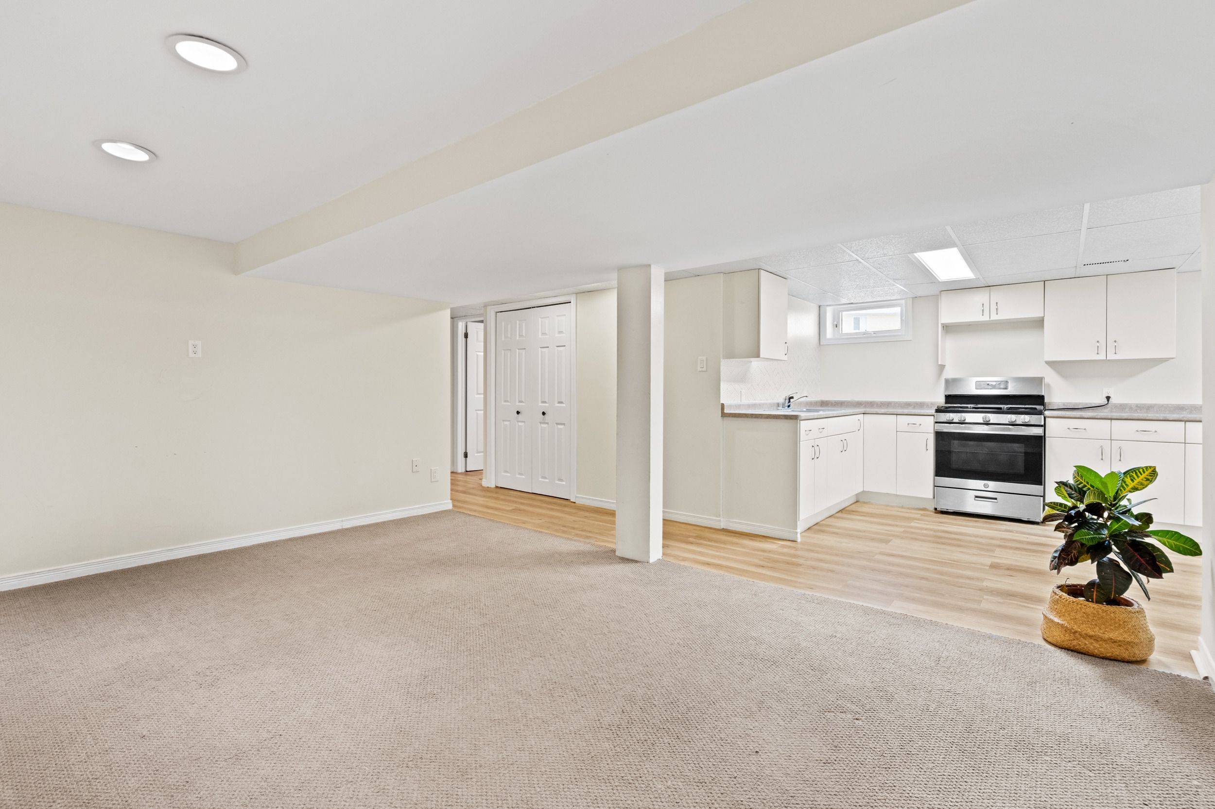 Welland, ON L3B 3A2,13 Thornton ST #2