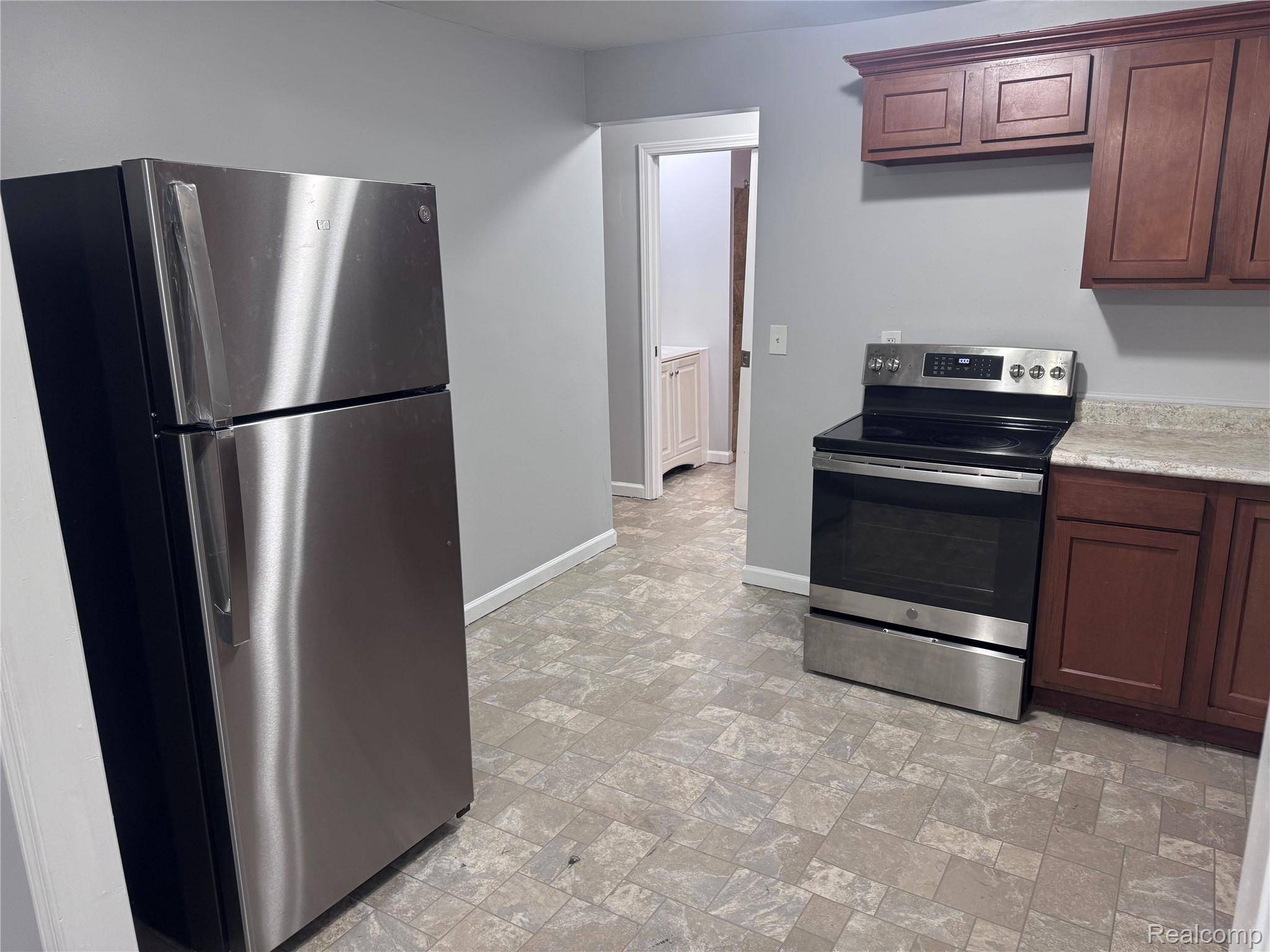 Warren, MI 48089,20940 WELLINGTON AVE