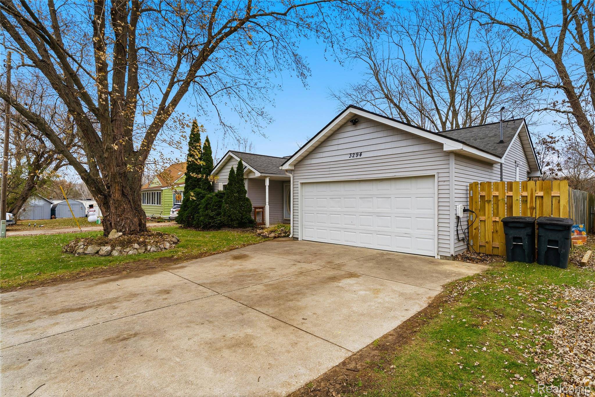 Flint, MI 48506,3294 Comer DR