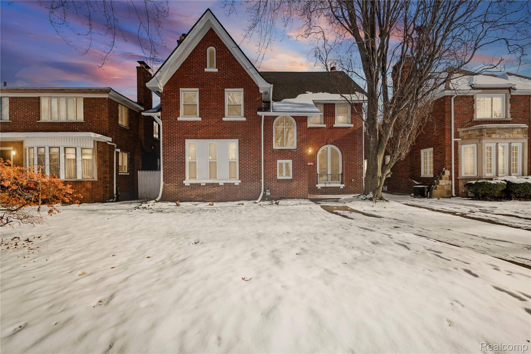 Detroit, MI 48221,17214 Wildemere ST