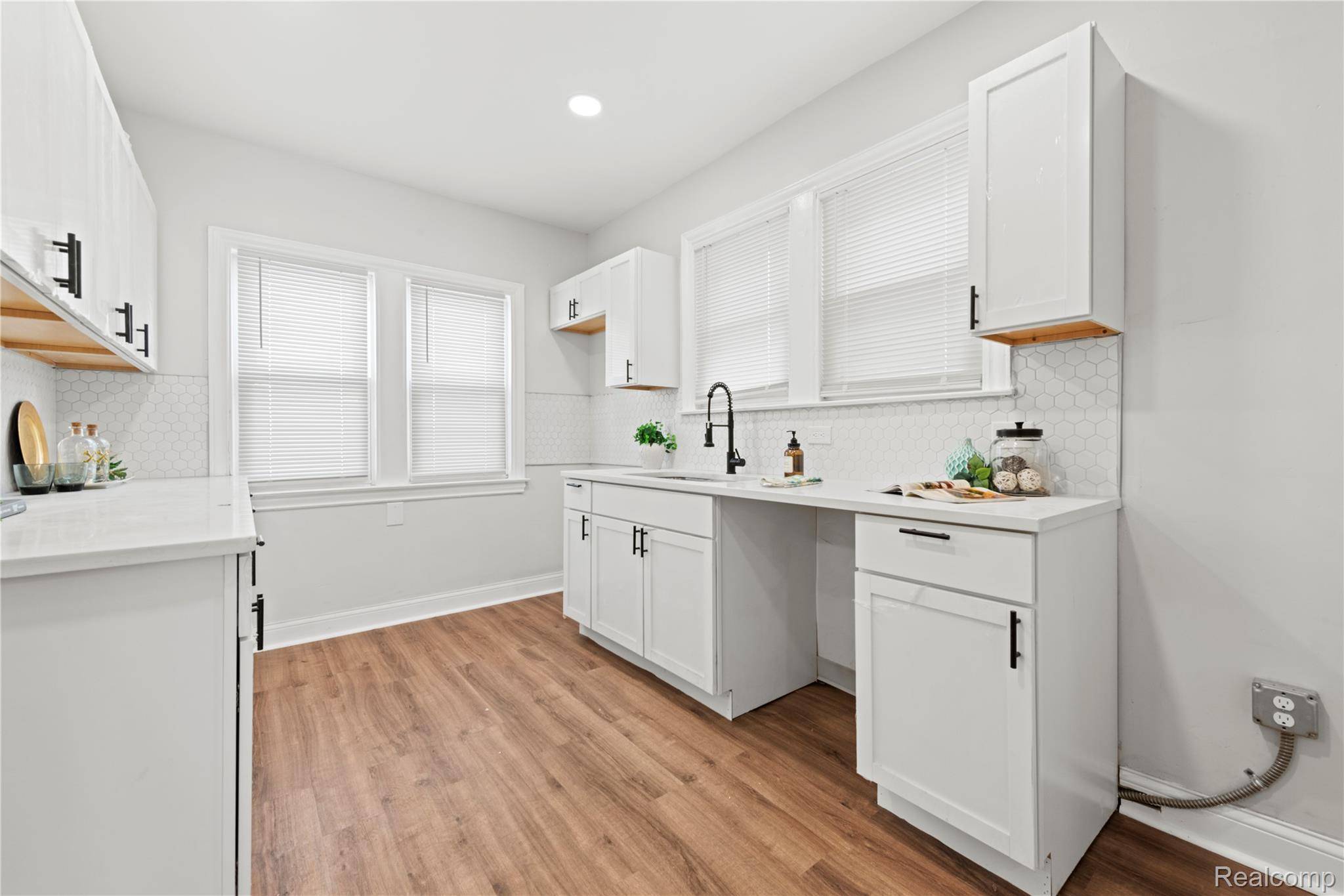 Detroit, MI 48221,17214 Wildemere ST