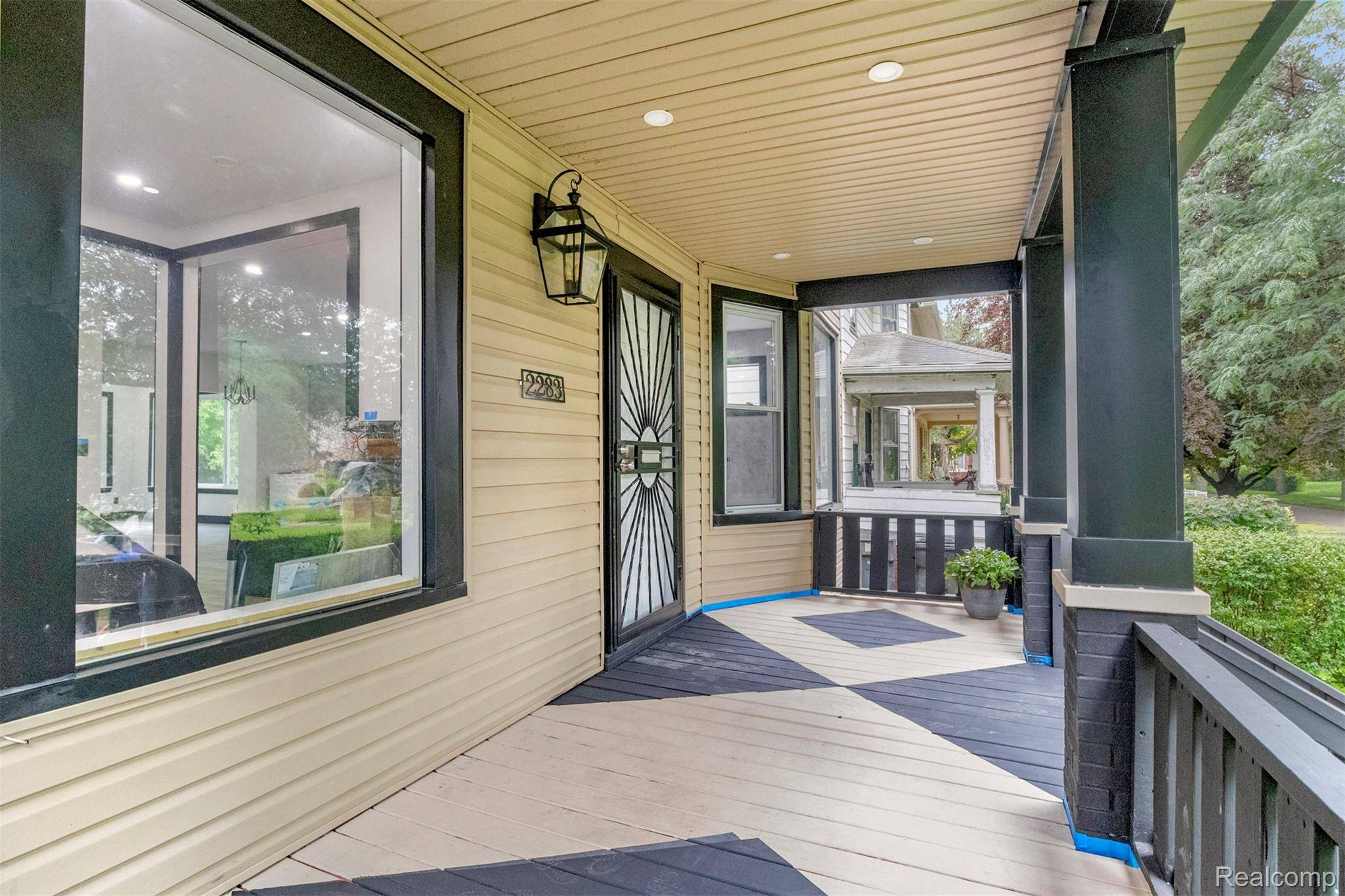 Detroit, MI 48206,2283 Lamothe ST