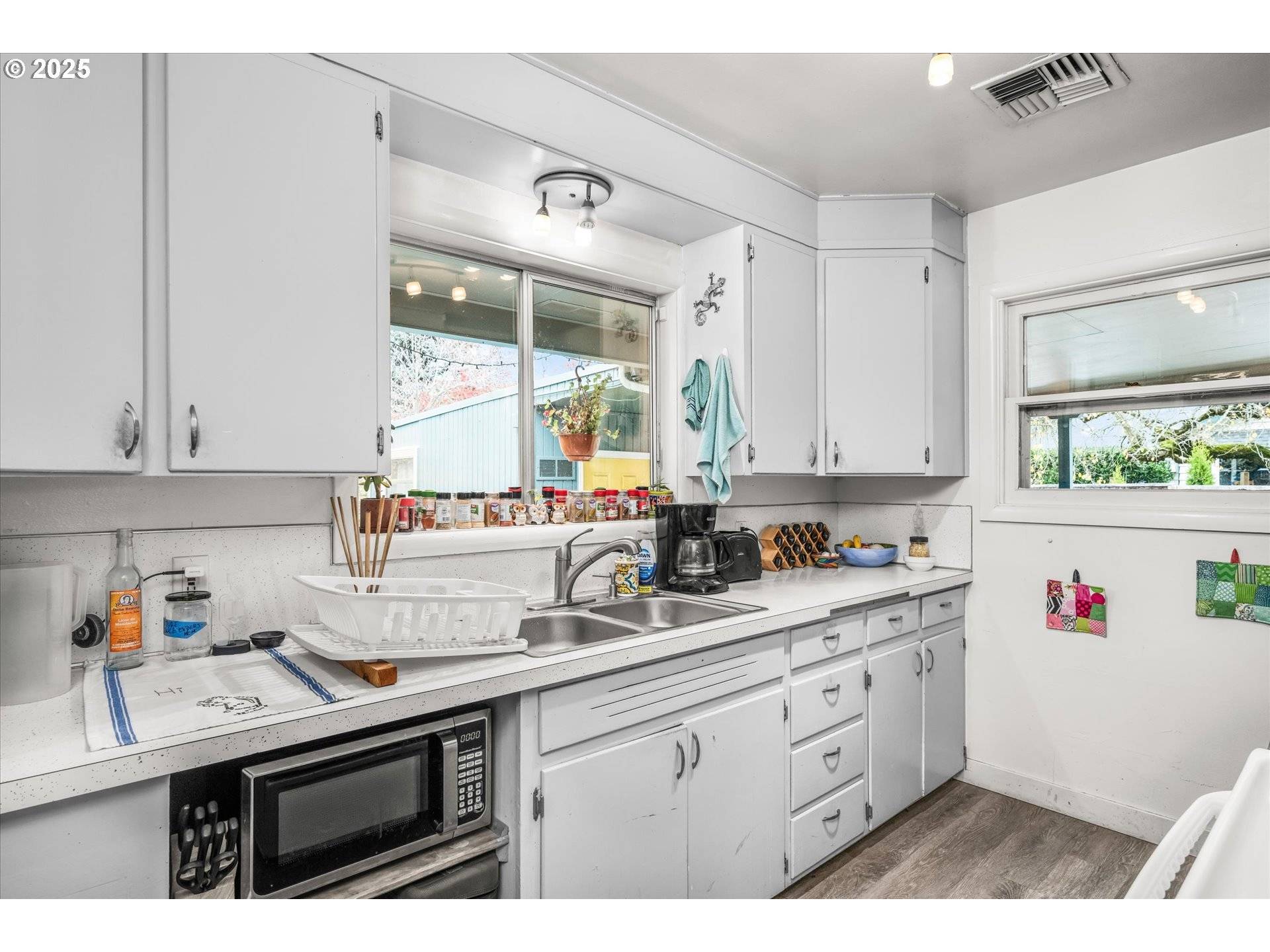 Eugene, OR 97401,1735 MINDA DR