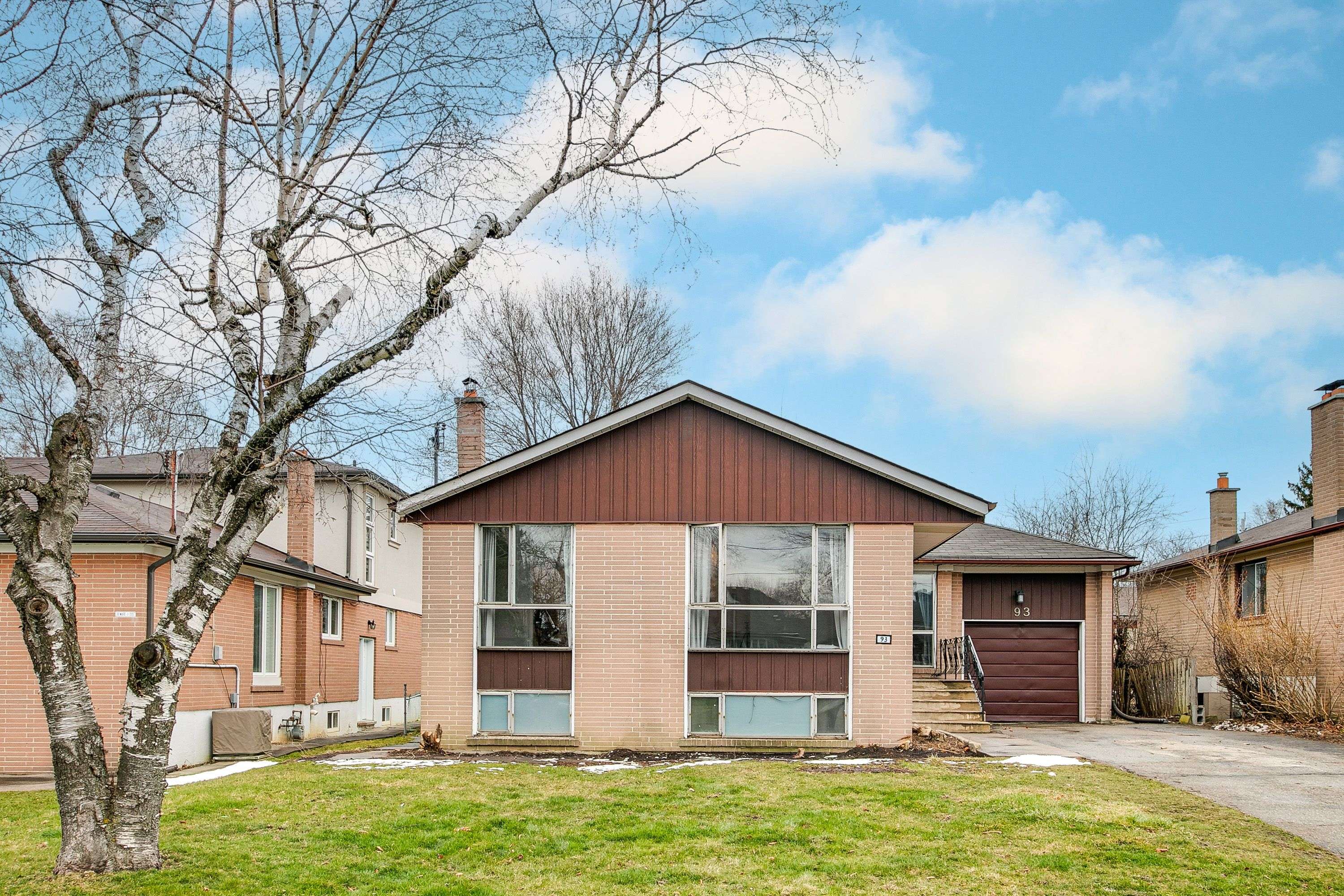 Toronto C06, ON M3H 4A8,93 Searle AVE