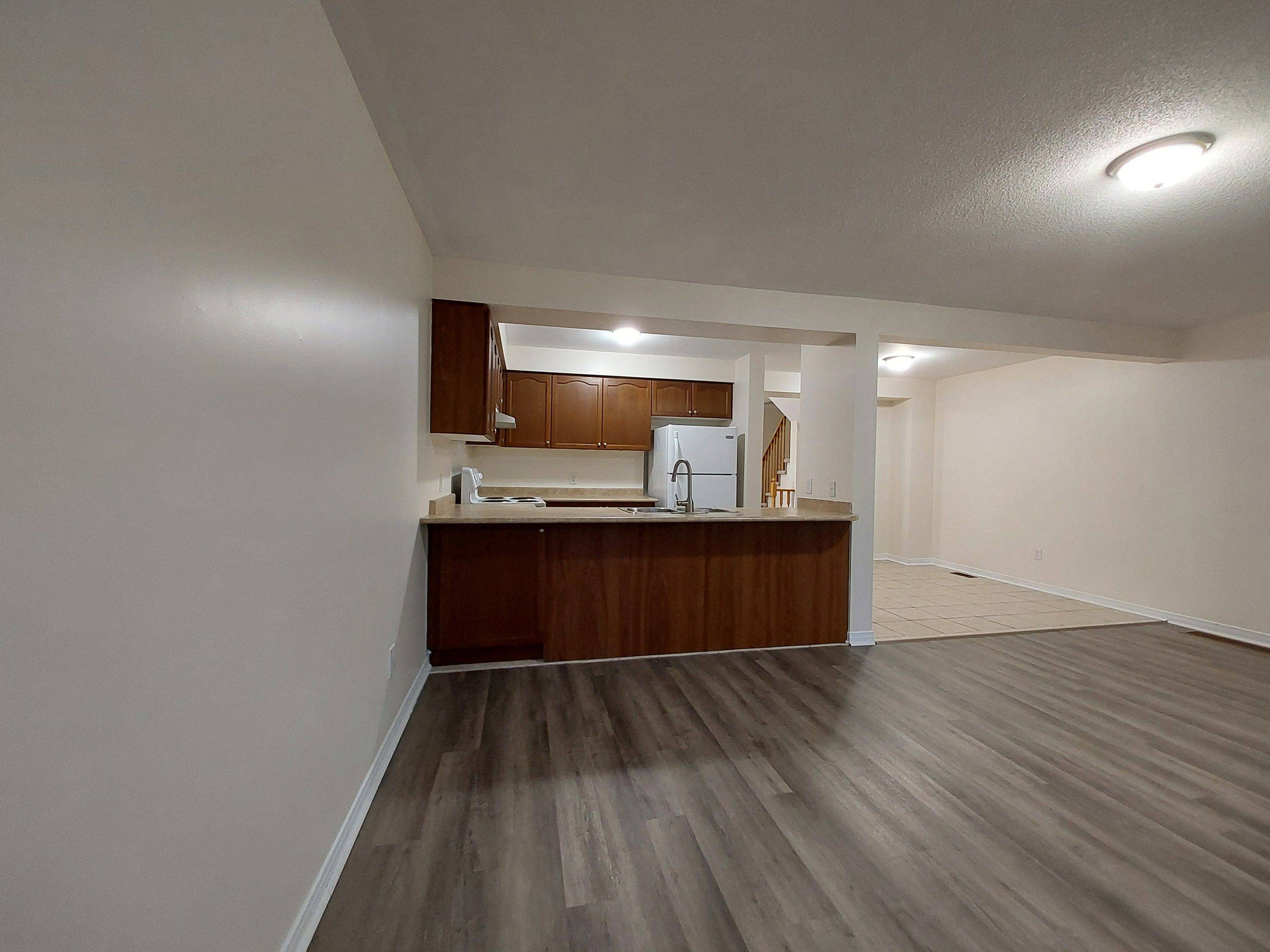 Oshawa, ON L1K 0M5,1513 Glenbourne DR