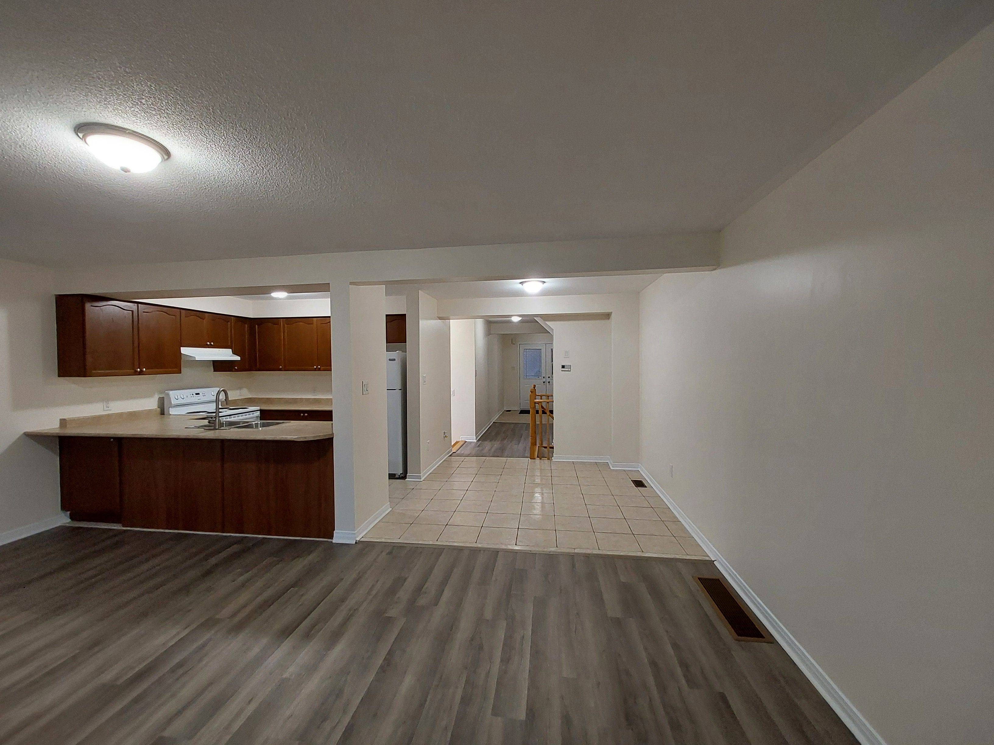 Oshawa, ON L1K 0M5,1513 Glenbourne DR