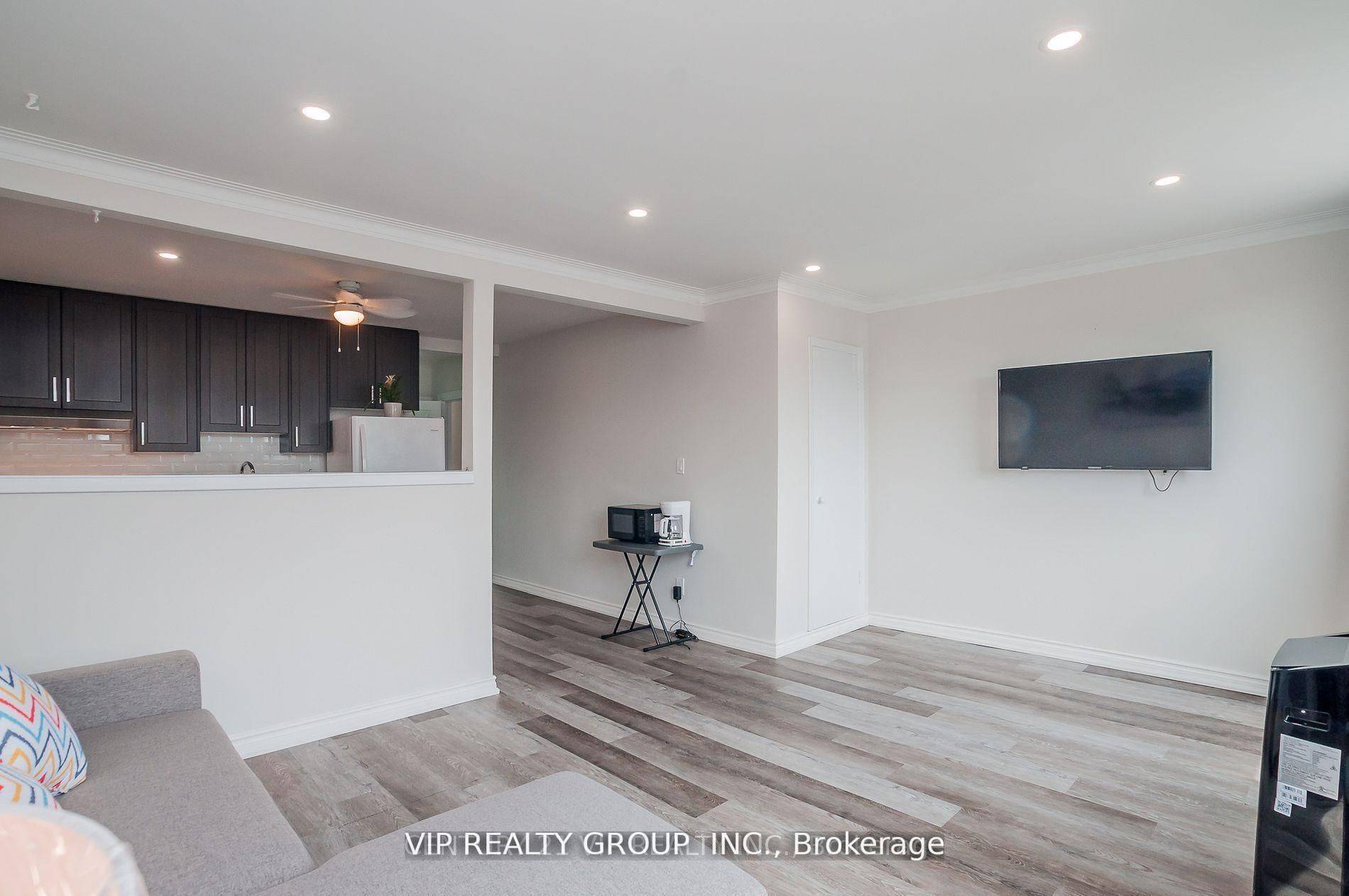 Toronto E08, ON M1K 2S3,2626 Eglinton AVE E #unit 2