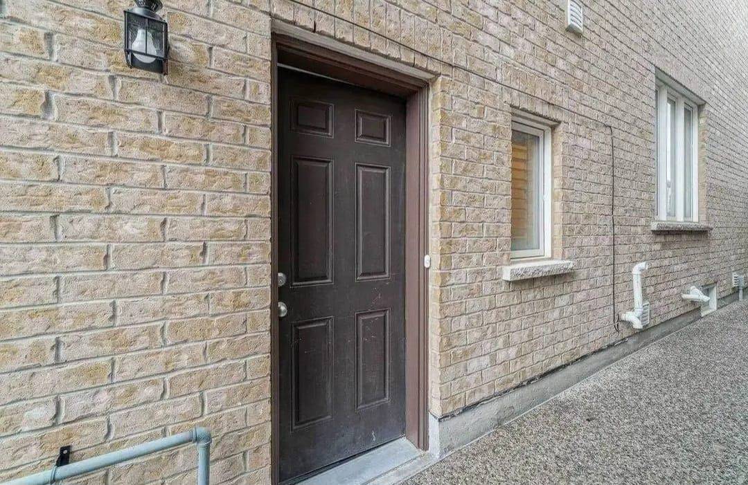 Brampton, ON L7A 3Z9,57 Aldersgate DR #BSMT