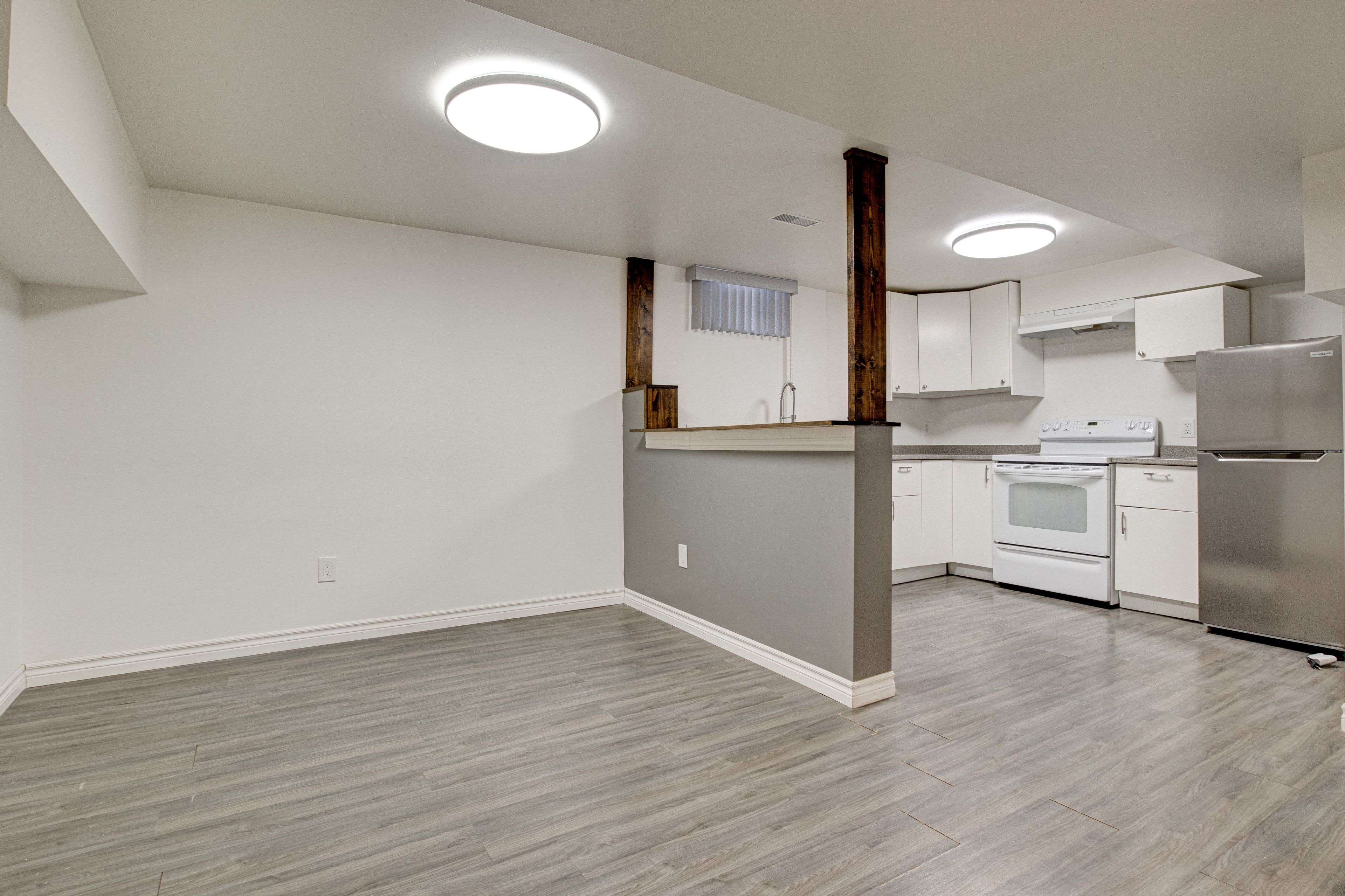 Kitchener, ON N2H 4S4,45 Bond ST #2