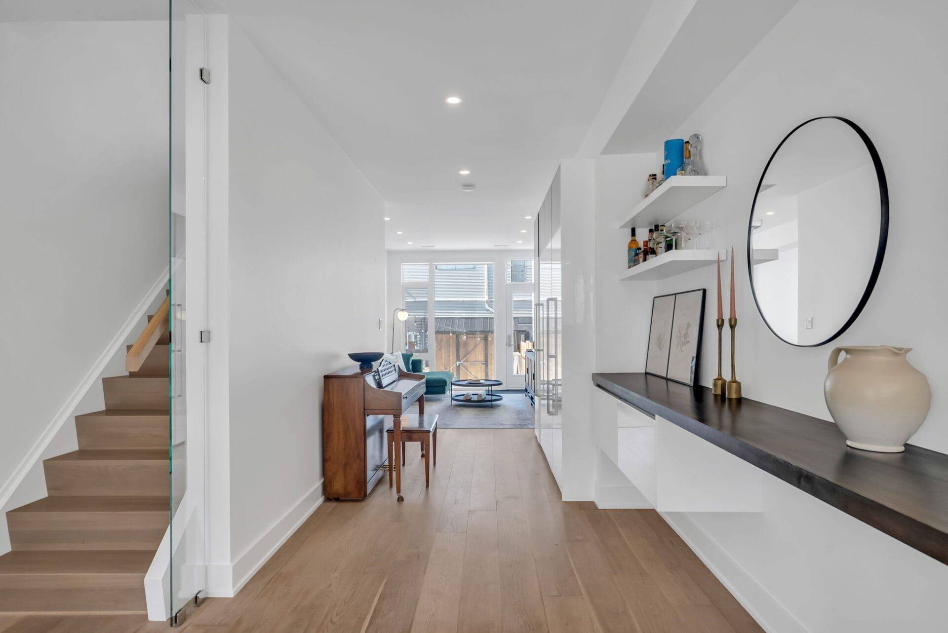 West Centre Town, ON K1Y 2V6,103 Armstrong ST