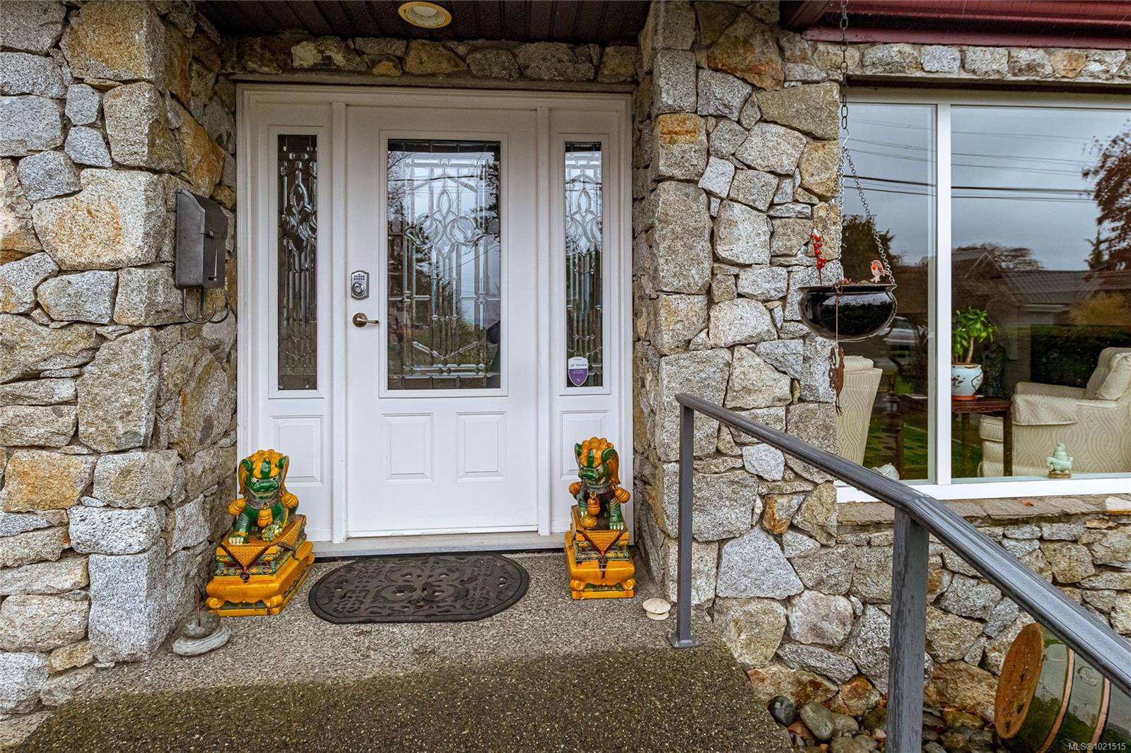 Saanich, BC V8Y 2M9,5340 Parker Ave