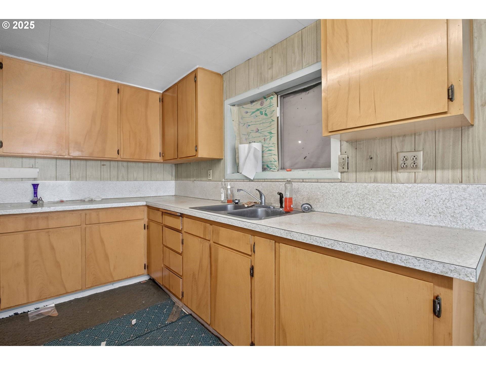 Springfield, OR 97478,4916 E ST