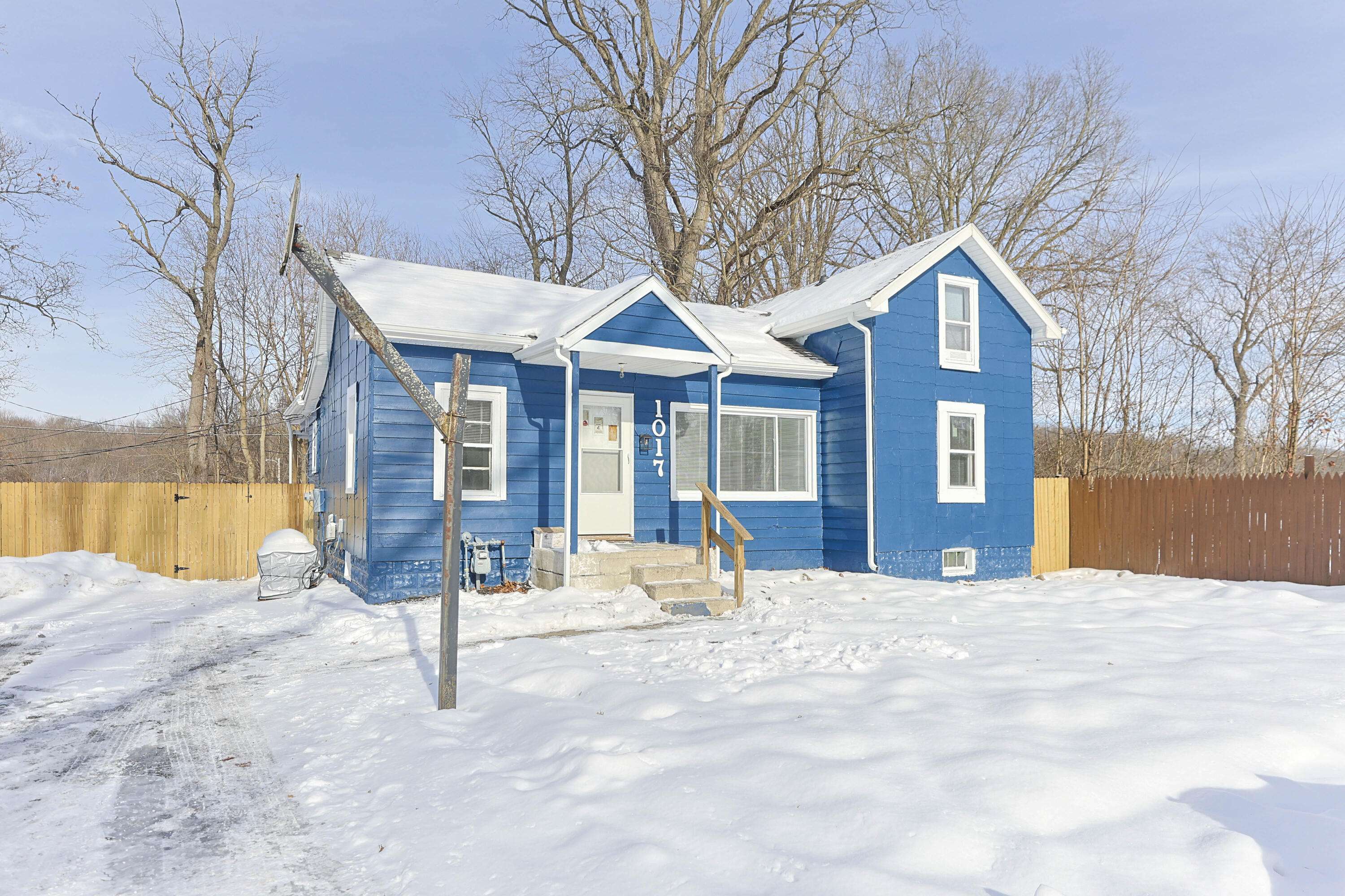 Niles, MI 49120,1017 Burns ST