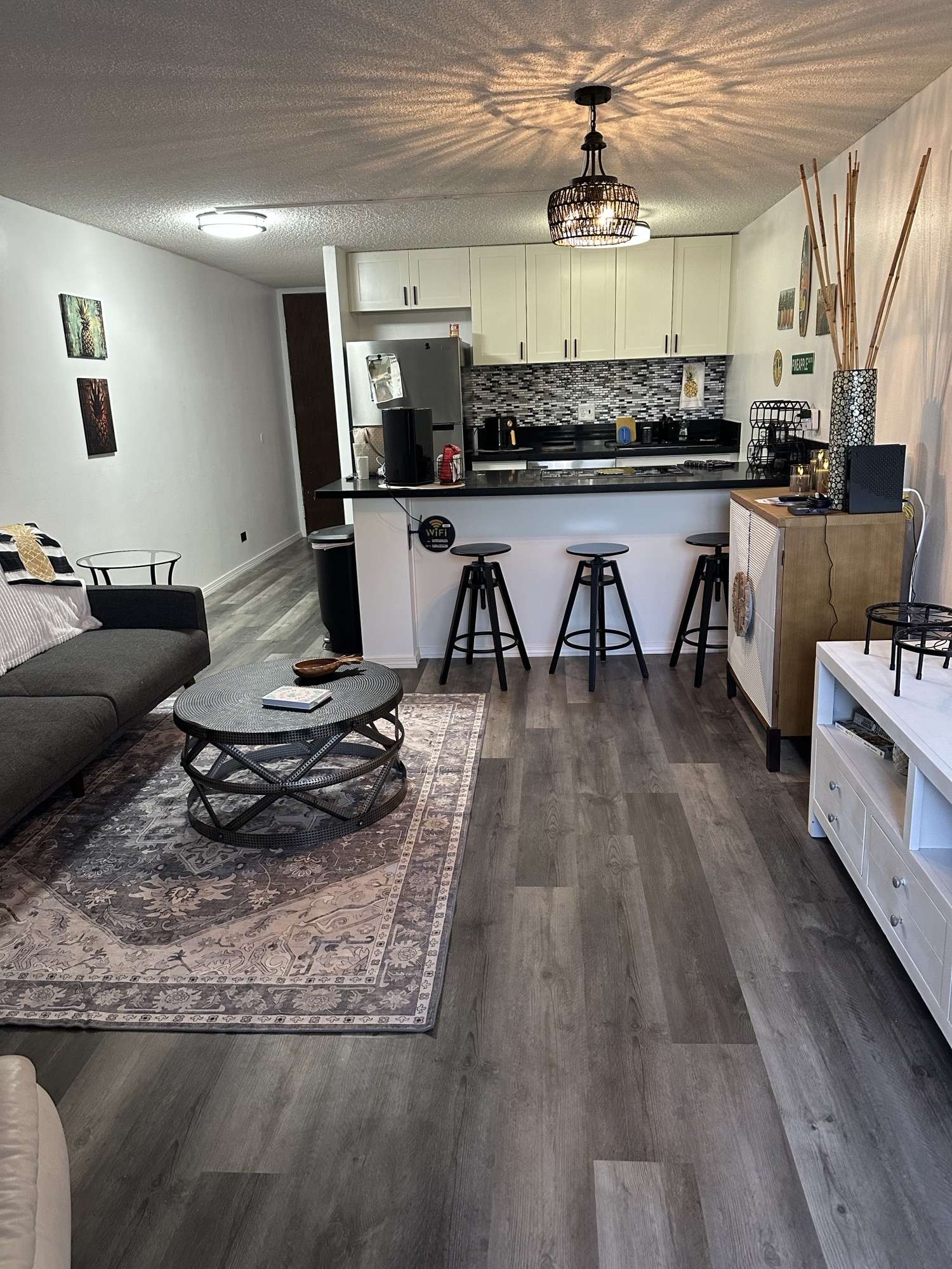 Honolulu, HI 96826,855 MAKAHIKI WAY #102