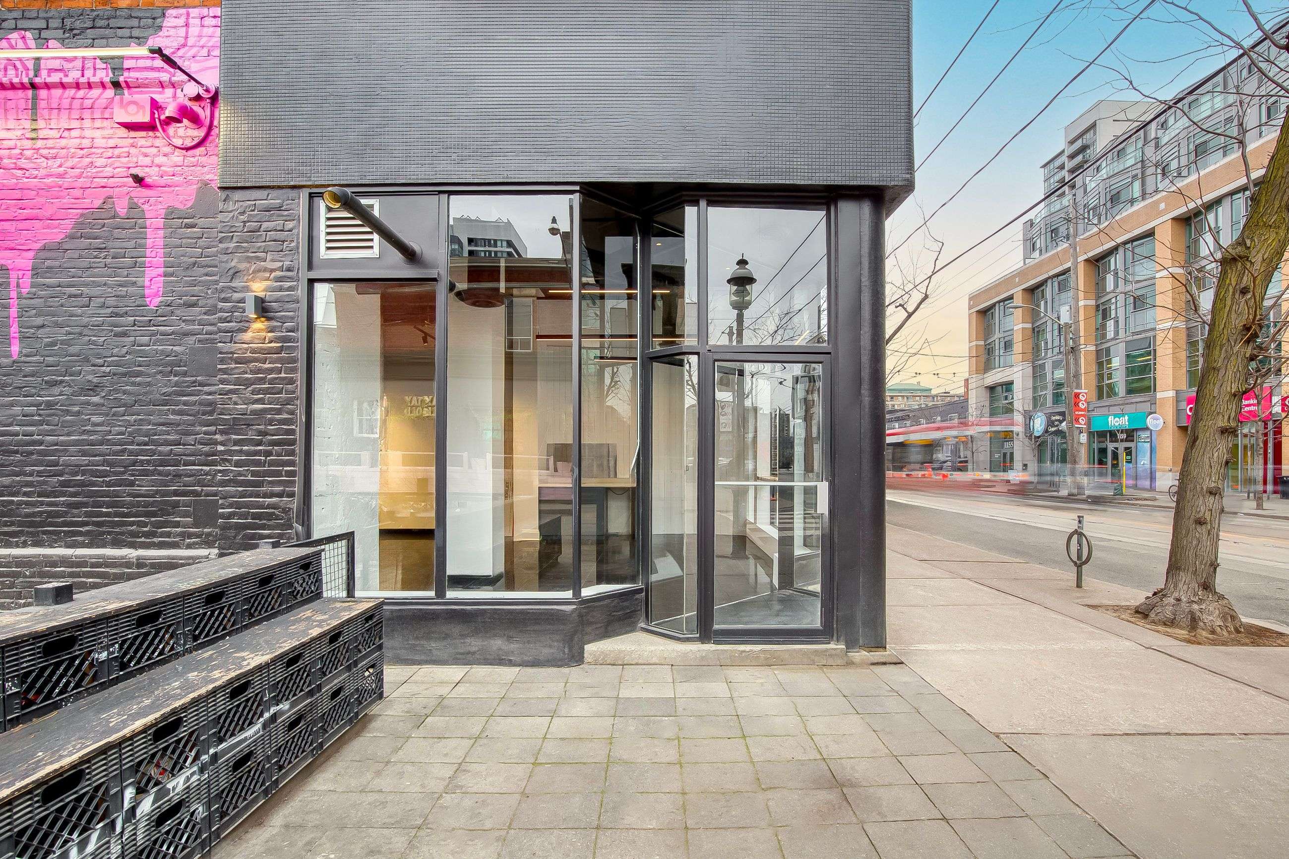 Toronto C01, ON M6J 1J5,1184 Queen ST W #Entire Main Floor