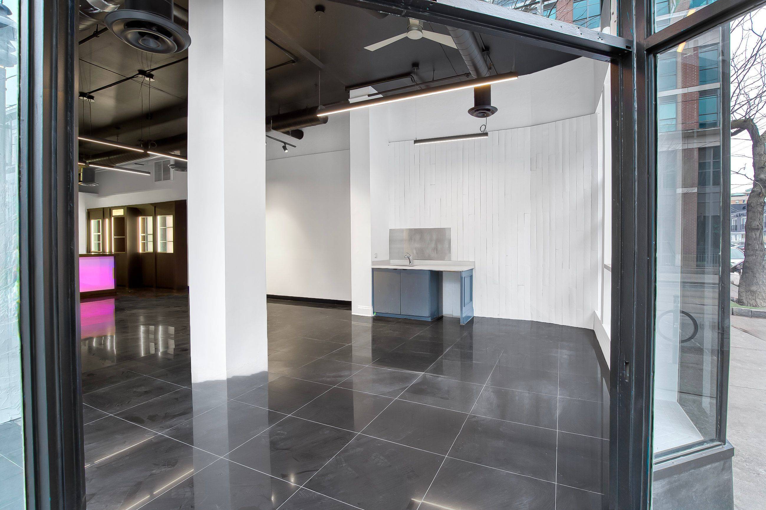 Toronto C01, ON M6J 1J5,1184 Queen ST W #Entire Main Floor