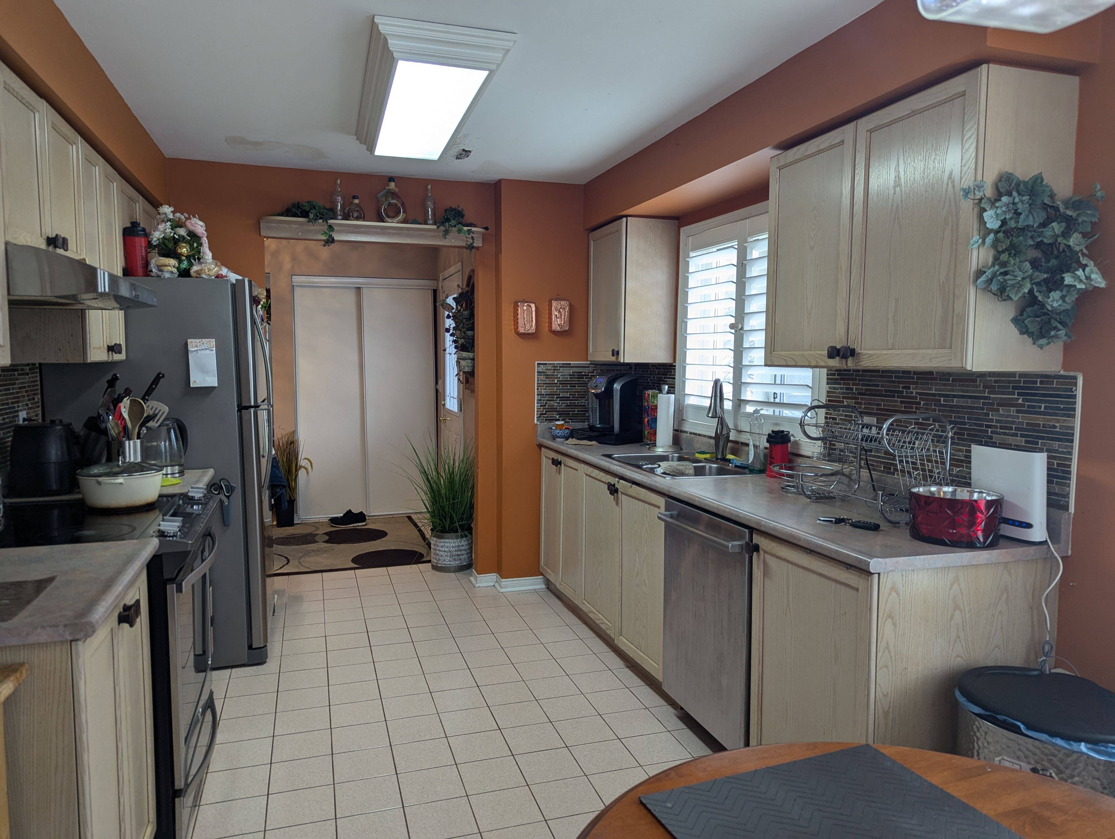 Toronto E04, ON M1P 5B6,83 Mondeo DR #138