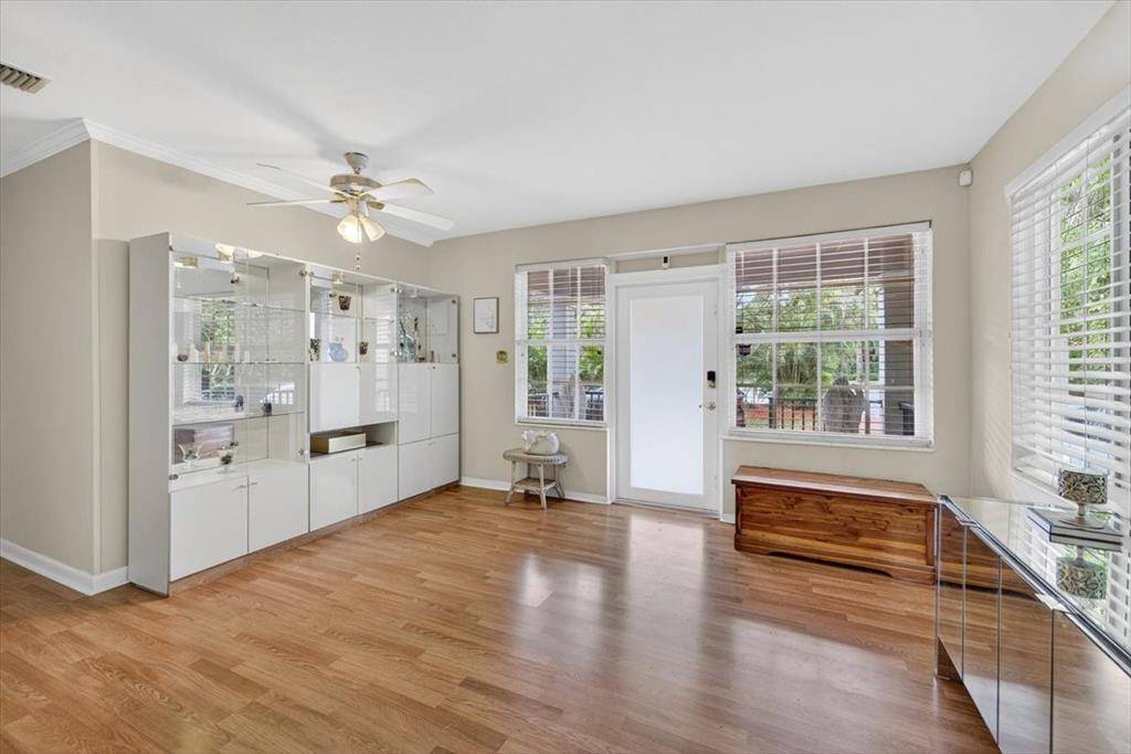 Plantation, FL 33317,5541 W Broward Blvd