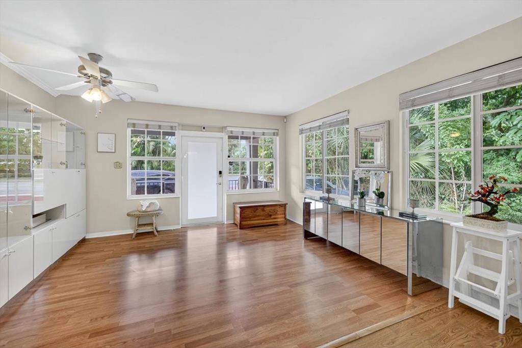 Plantation, FL 33317,5541 W Broward Blvd