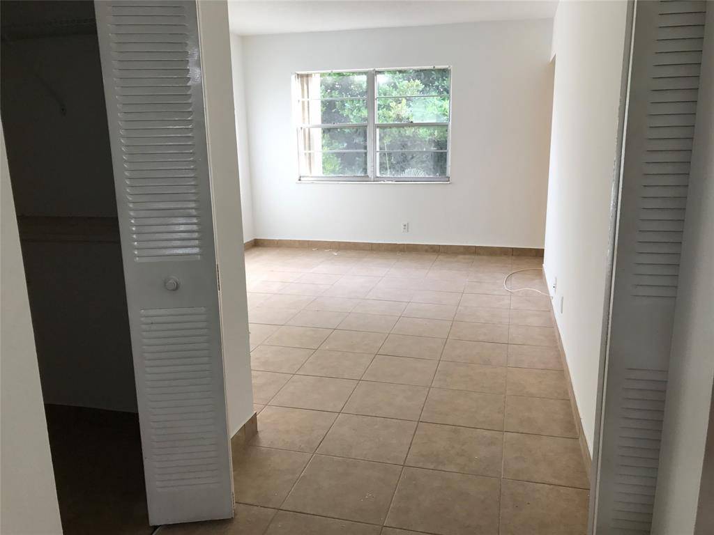 Deerfield Beach, FL 33064,4394 NW 9th Ave #21-3A