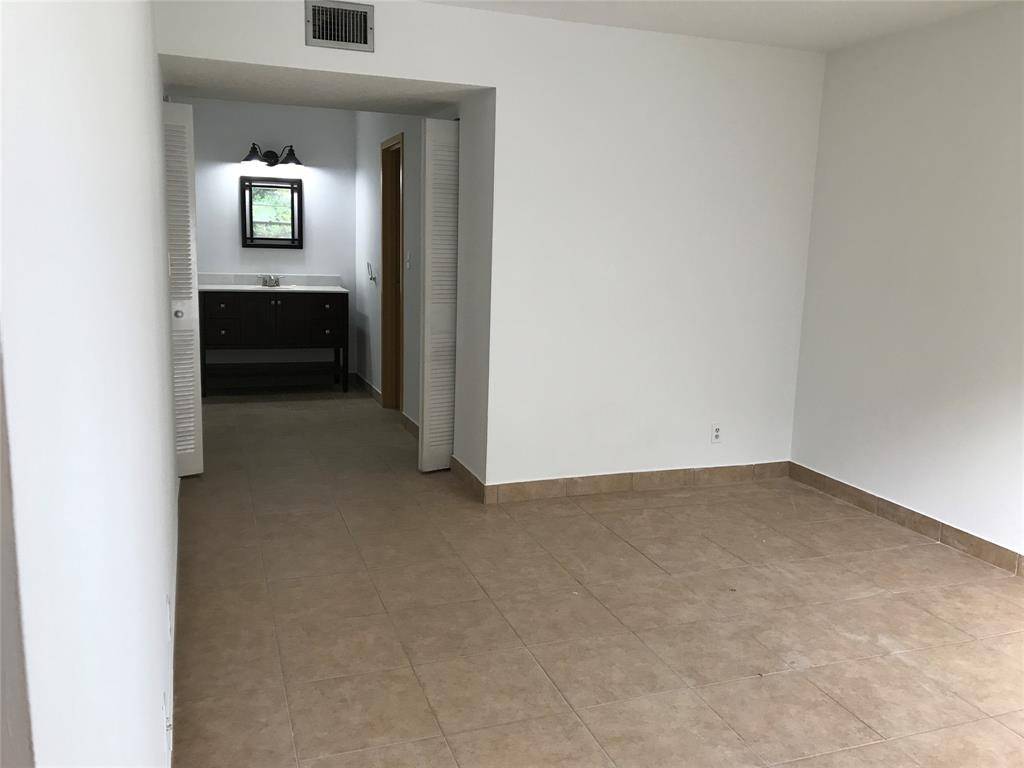 Deerfield Beach, FL 33064,4394 NW 9th Ave #21-3A