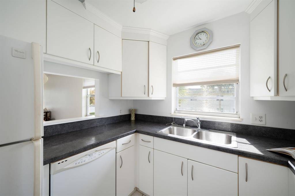 Vero Beach, FL 32962,40 Vista Gardens Trl #201