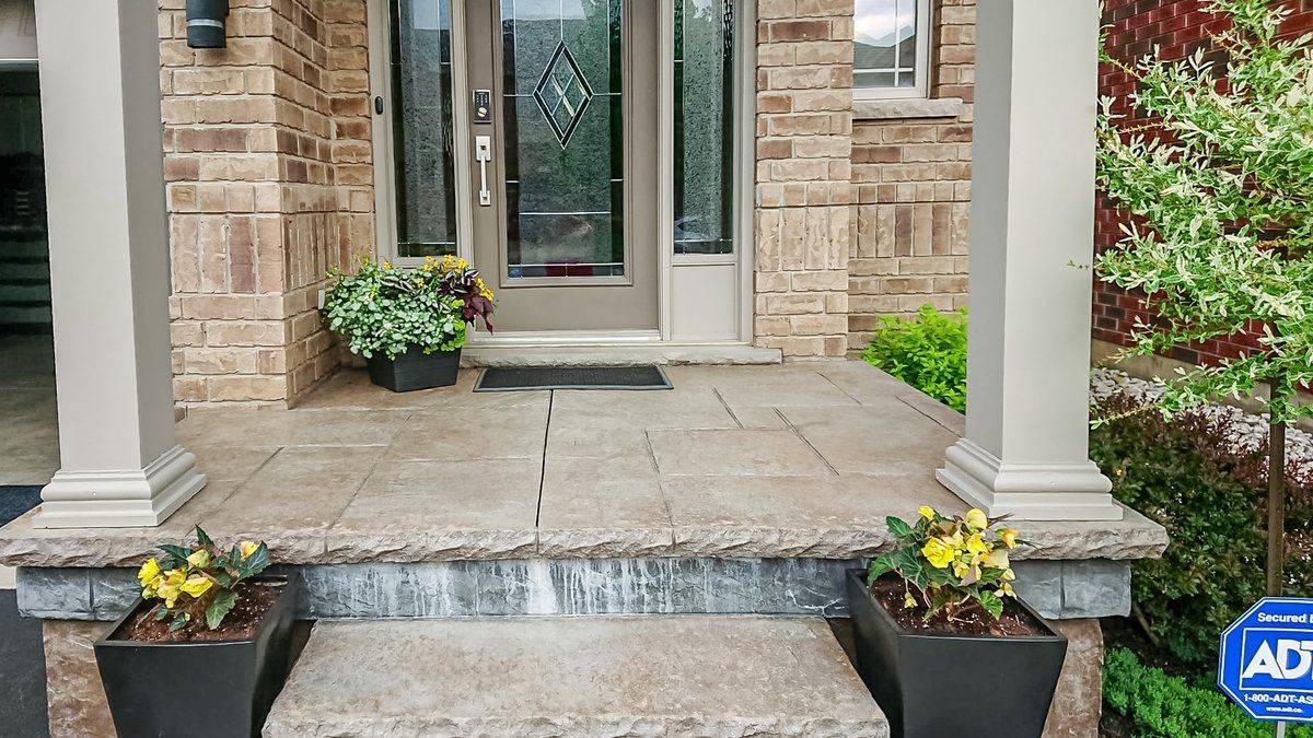 Hamilton, ON L0R 1C0,64 Royal Winter DR