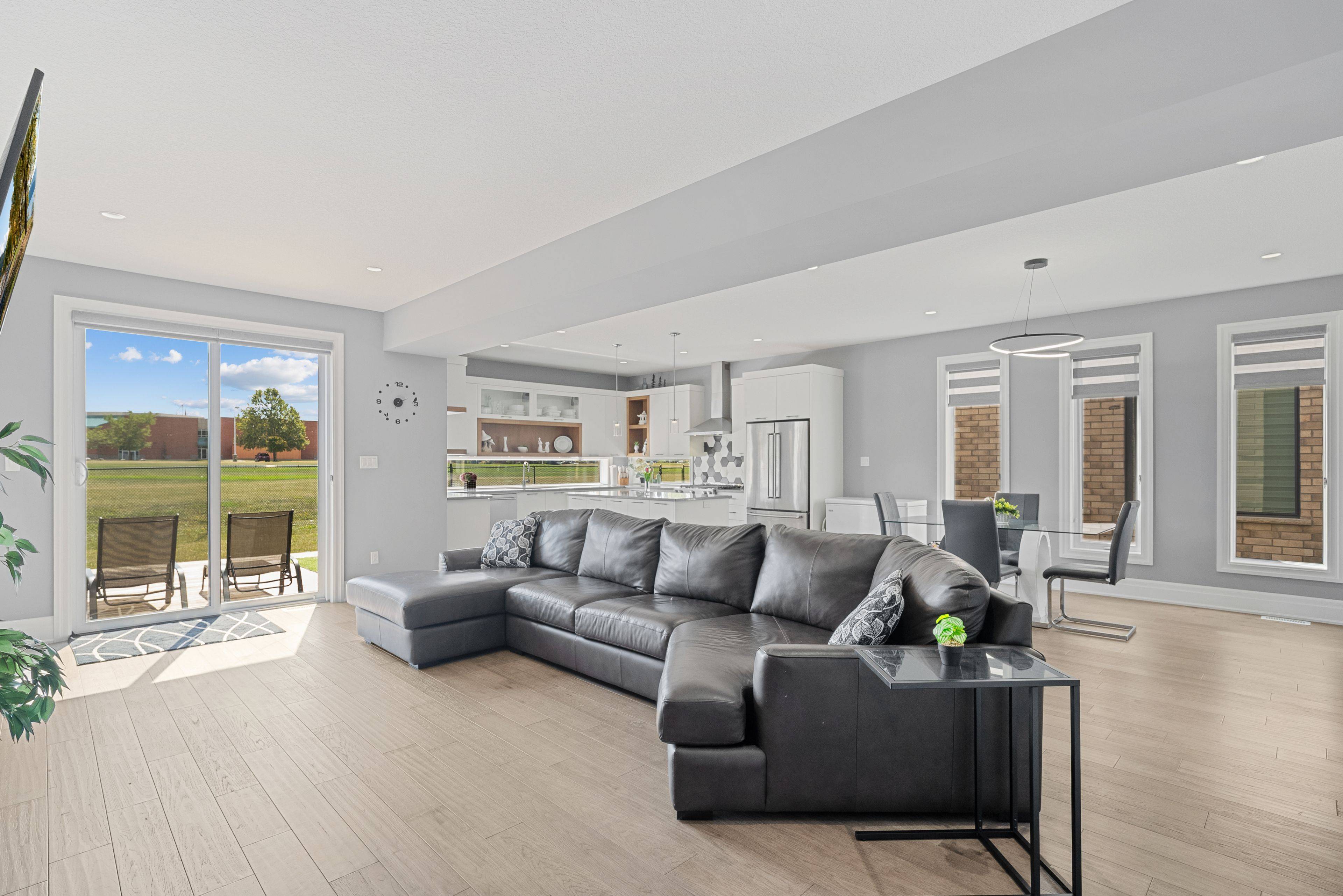 London North, ON N6G 0W9,957 Holtby CT