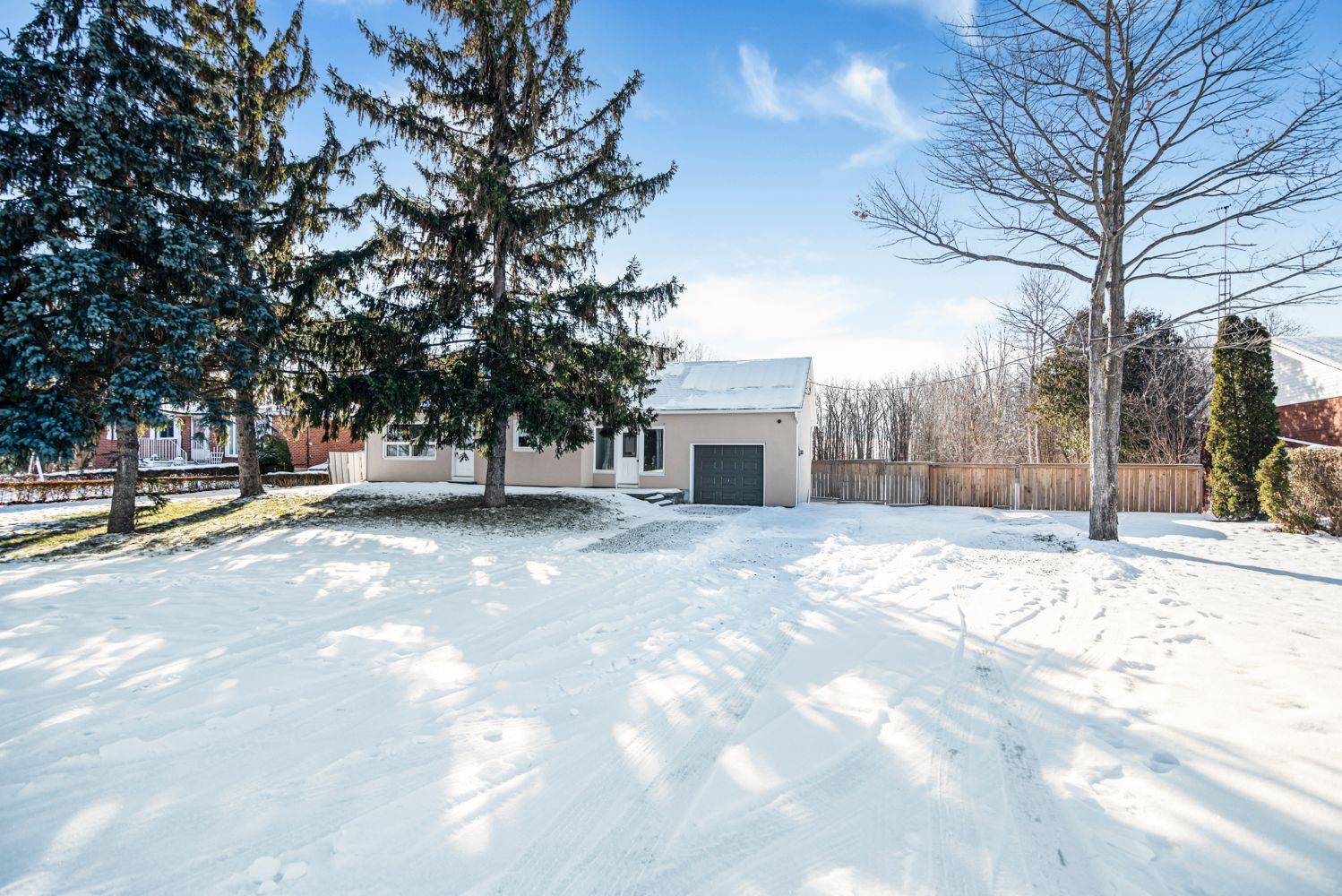 Hamilton, ON L8J 2W4,100 Green Mountain RD E