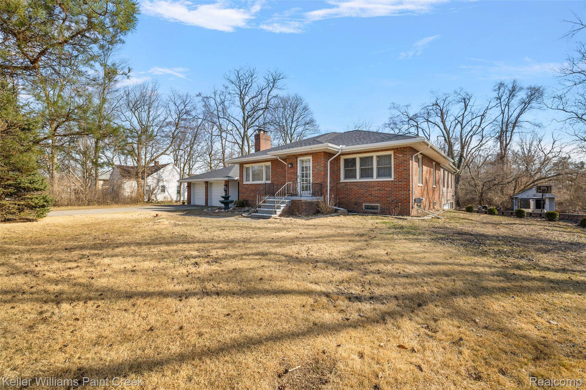 Rochester Hills, MI 48307,804 E AVON RD