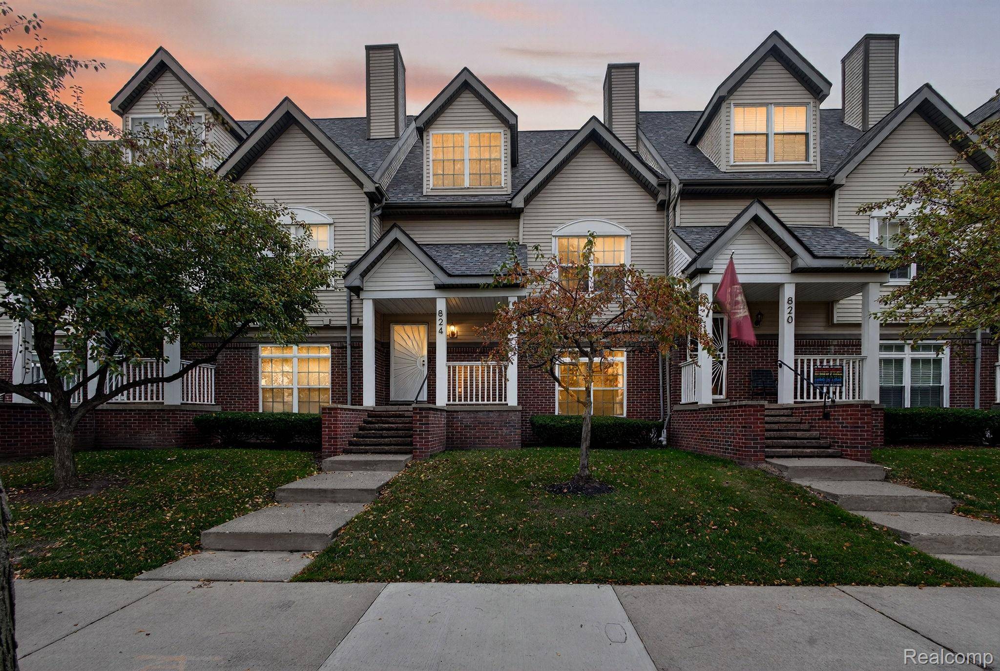 Detroit, MI 48202,824 Lothrop