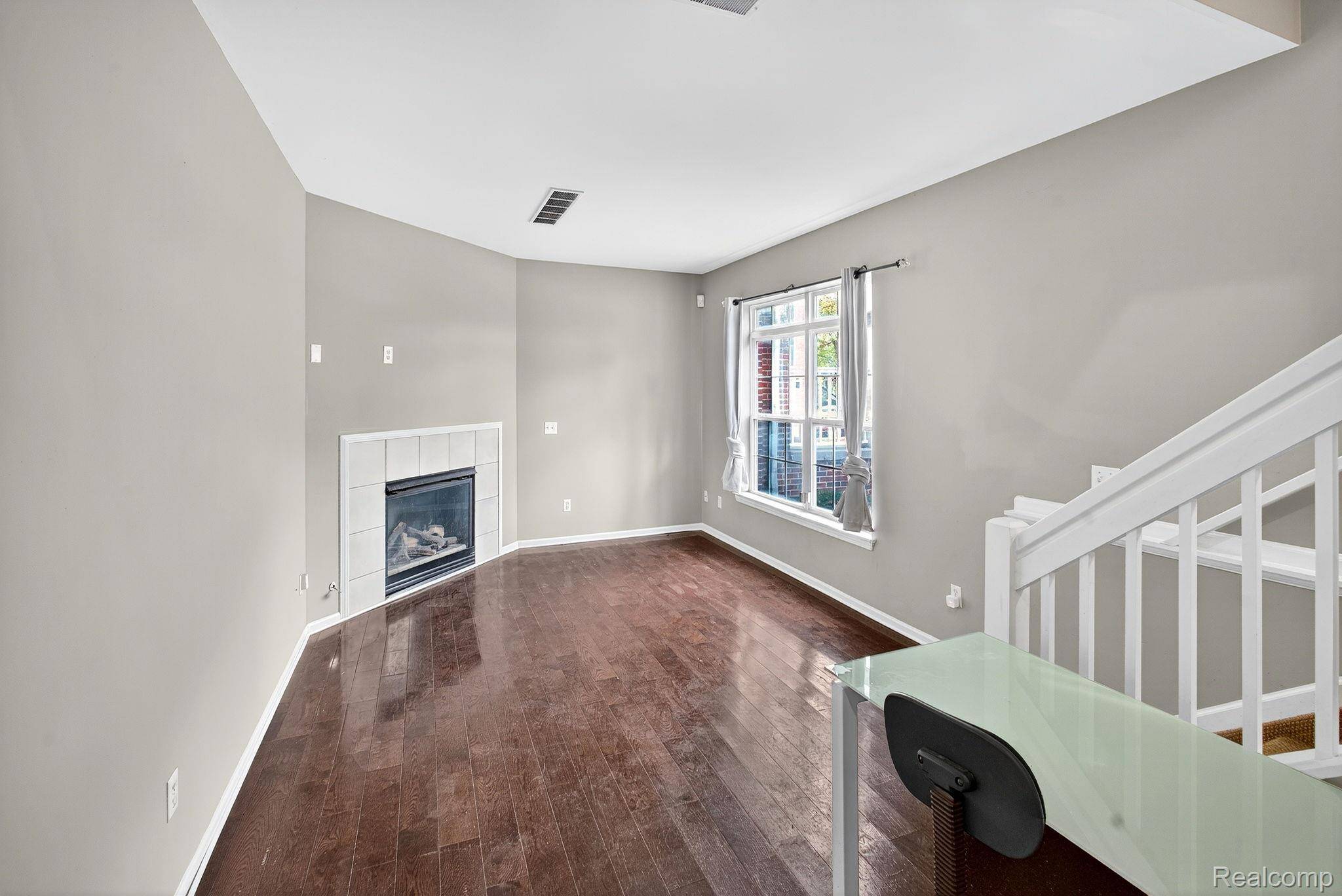 Detroit, MI 48202,824 Lothrop