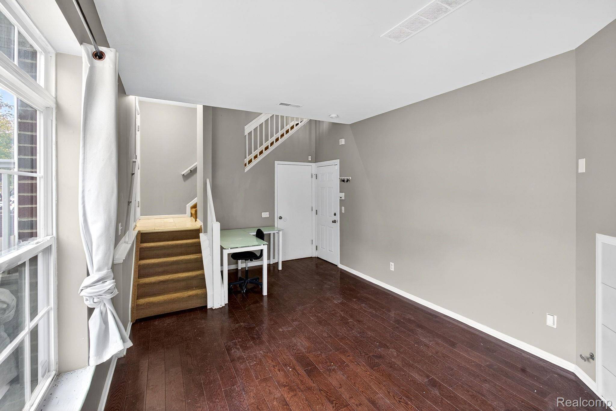 Detroit, MI 48202,824 Lothrop