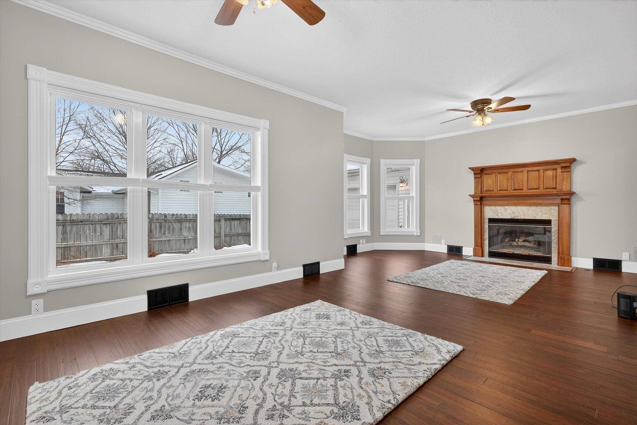 Three Oaks, MI 49128,9 E Beech ST