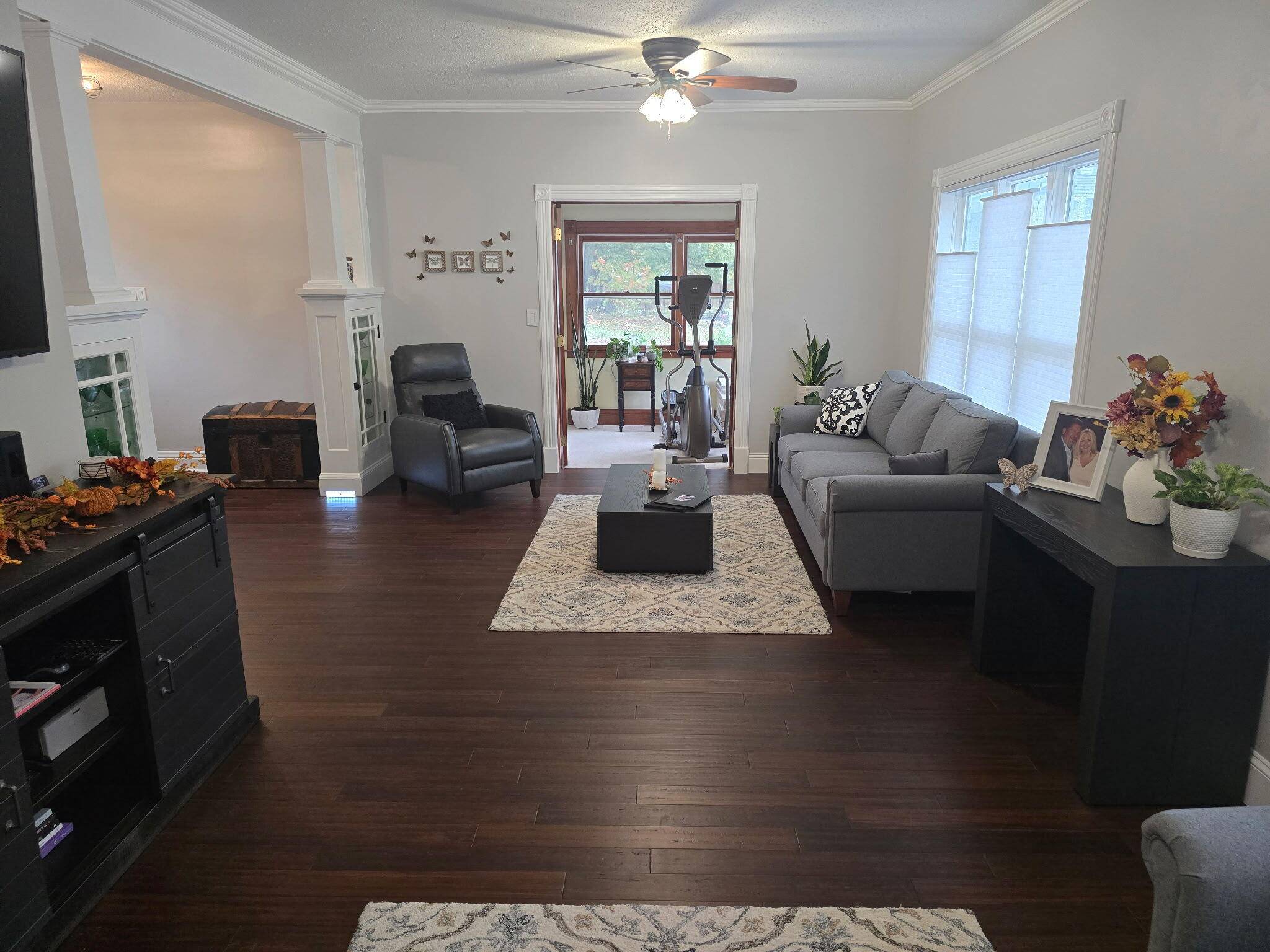 Three Oaks, MI 49128,9 E Beech ST