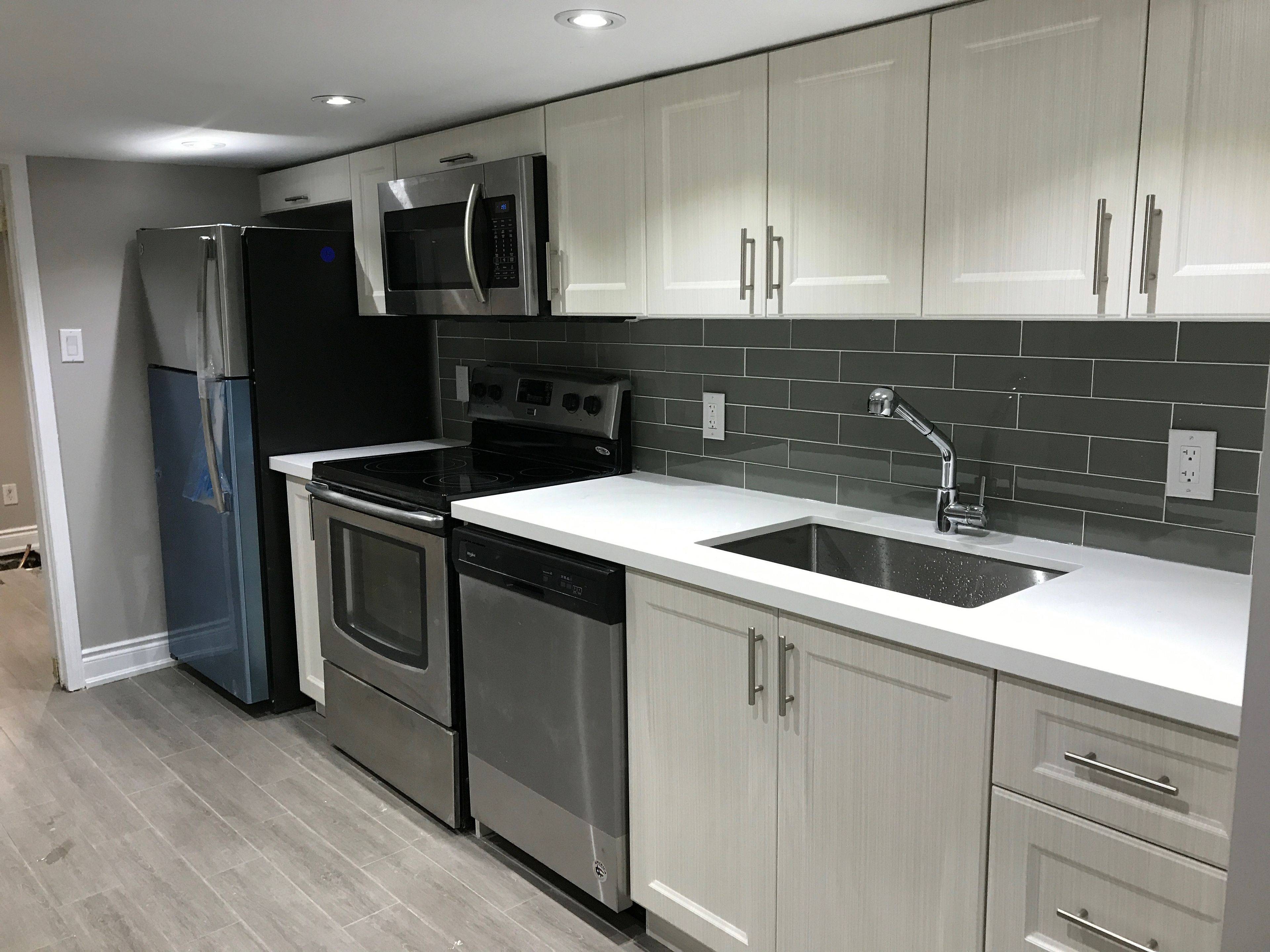 Toronto C01, ON M6H 1B3,1082 College ST