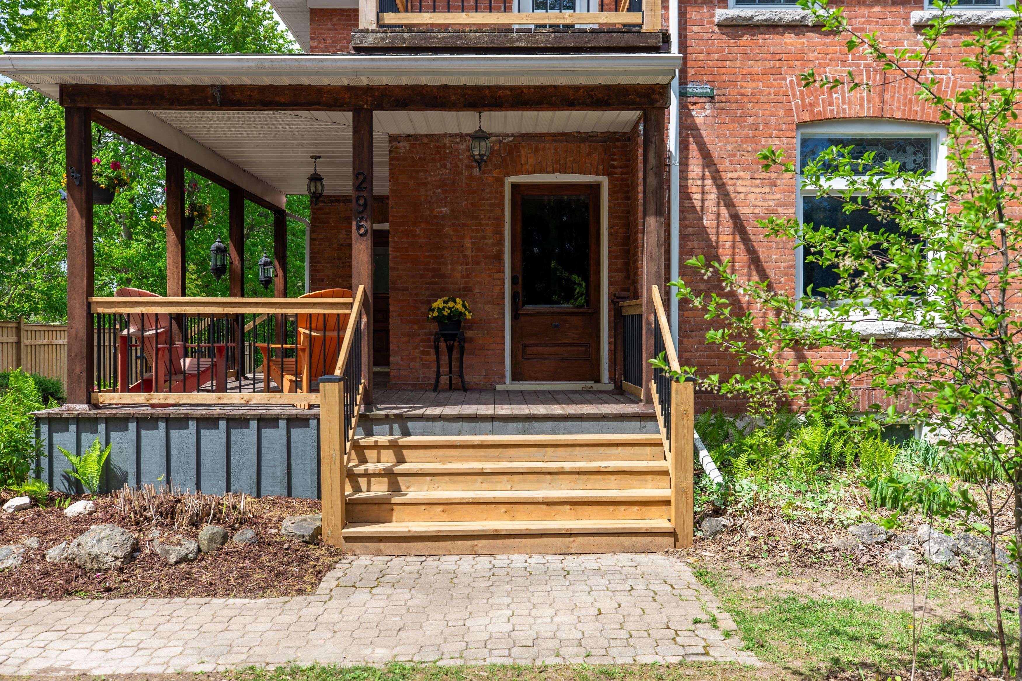 Chatsworth, ON N0H 1G0,296 Garafraxa St ST