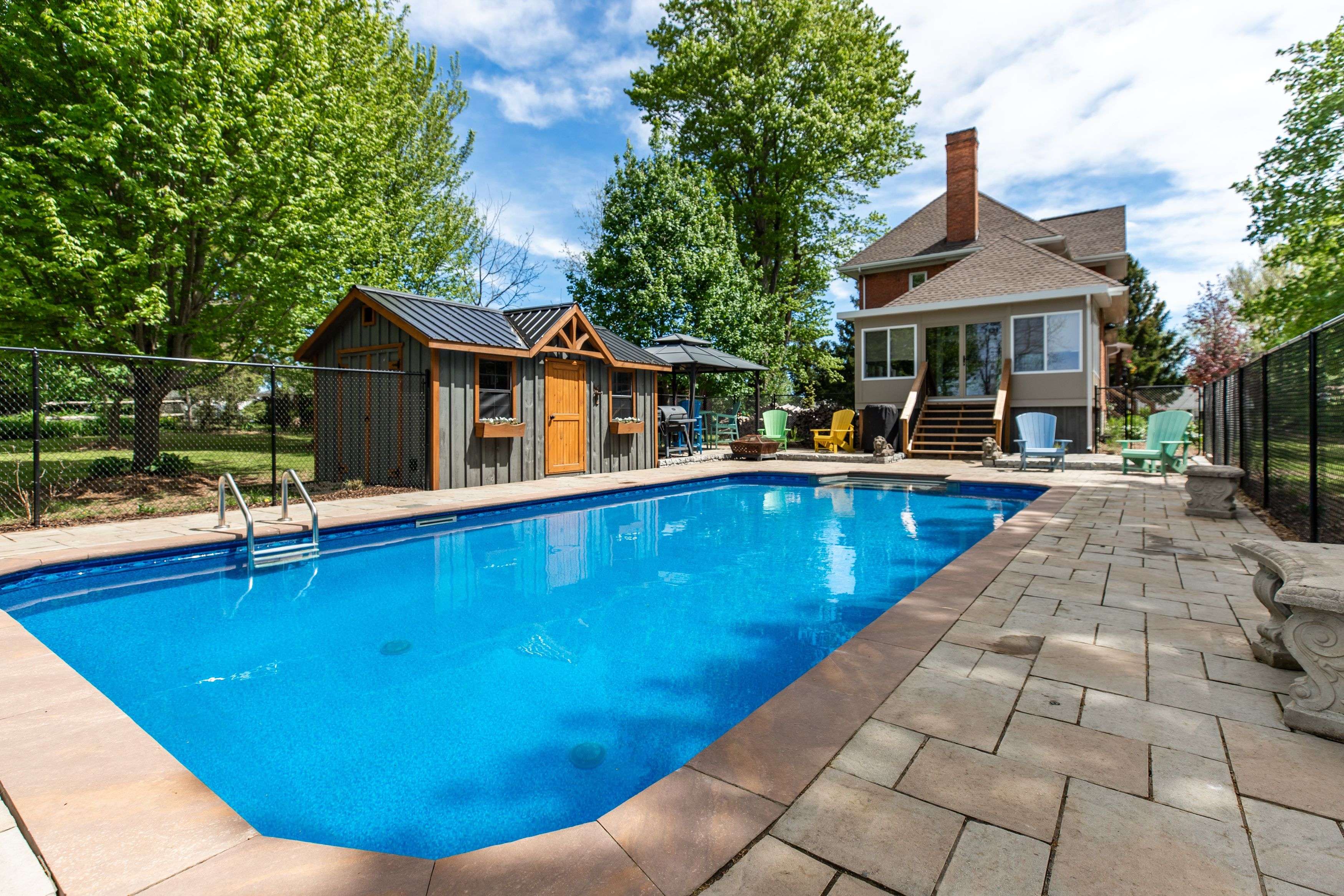 Chatsworth, ON N0H 1G0,296 Garafraxa St ST