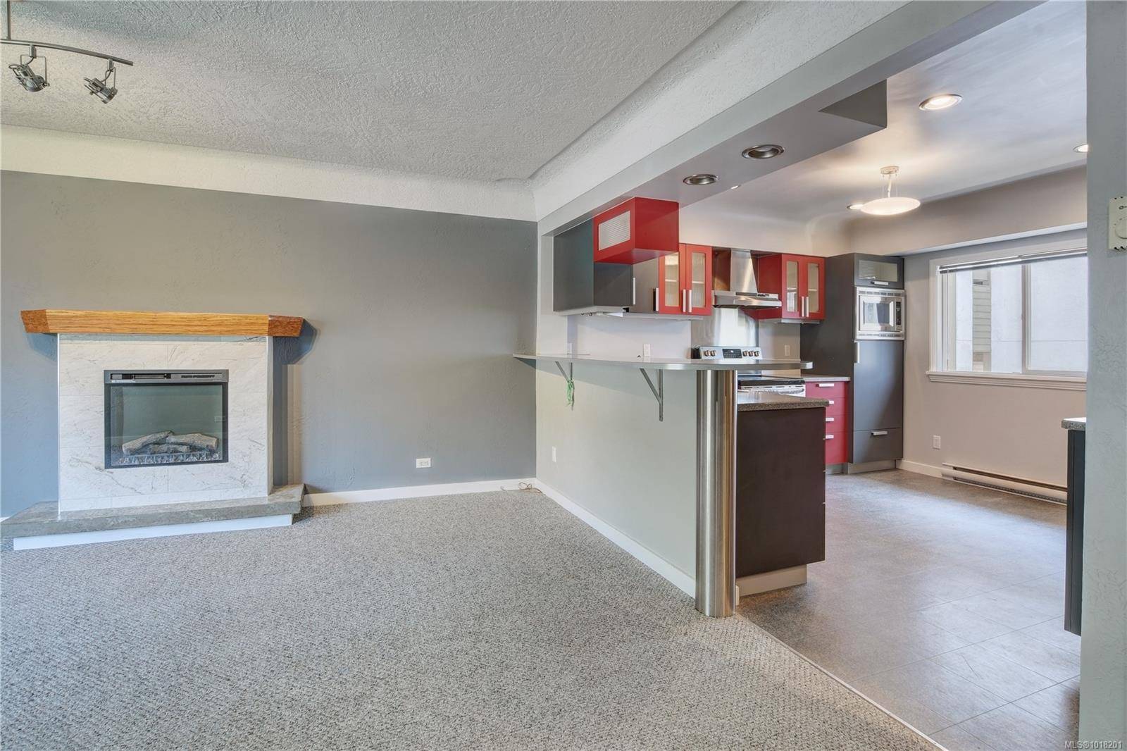 Victoria, BC V8V 3B3,1211 Fairfield Rd