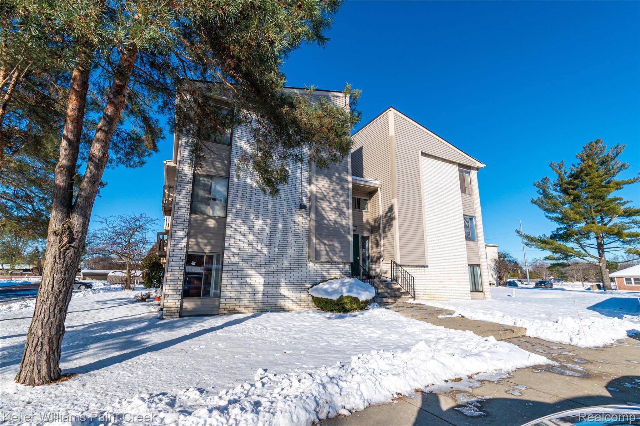 Farmington Hills, MI 48334,31993 W 12 Mile RD #109